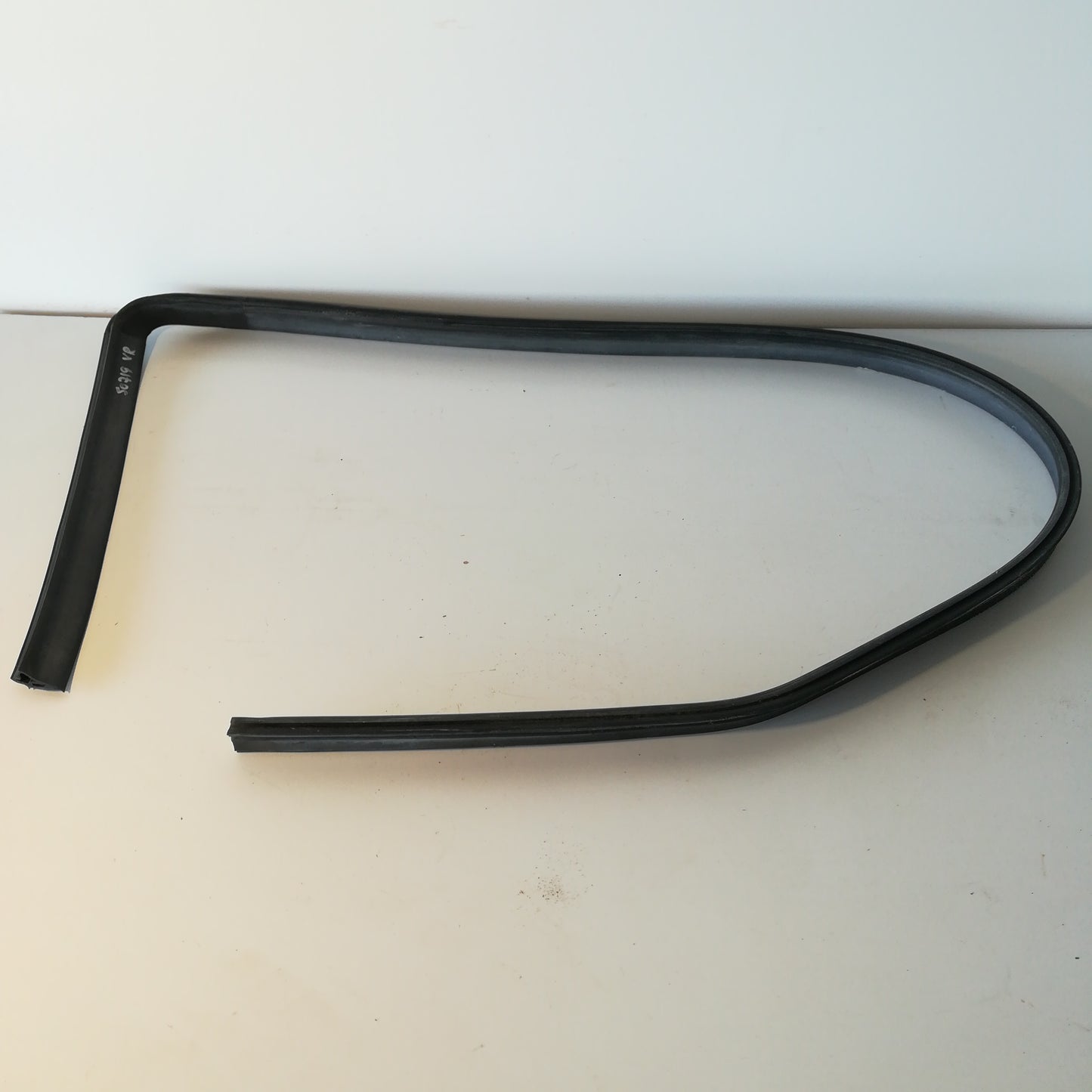 Уплътнение врата горе предна дясна Opel Corsa D