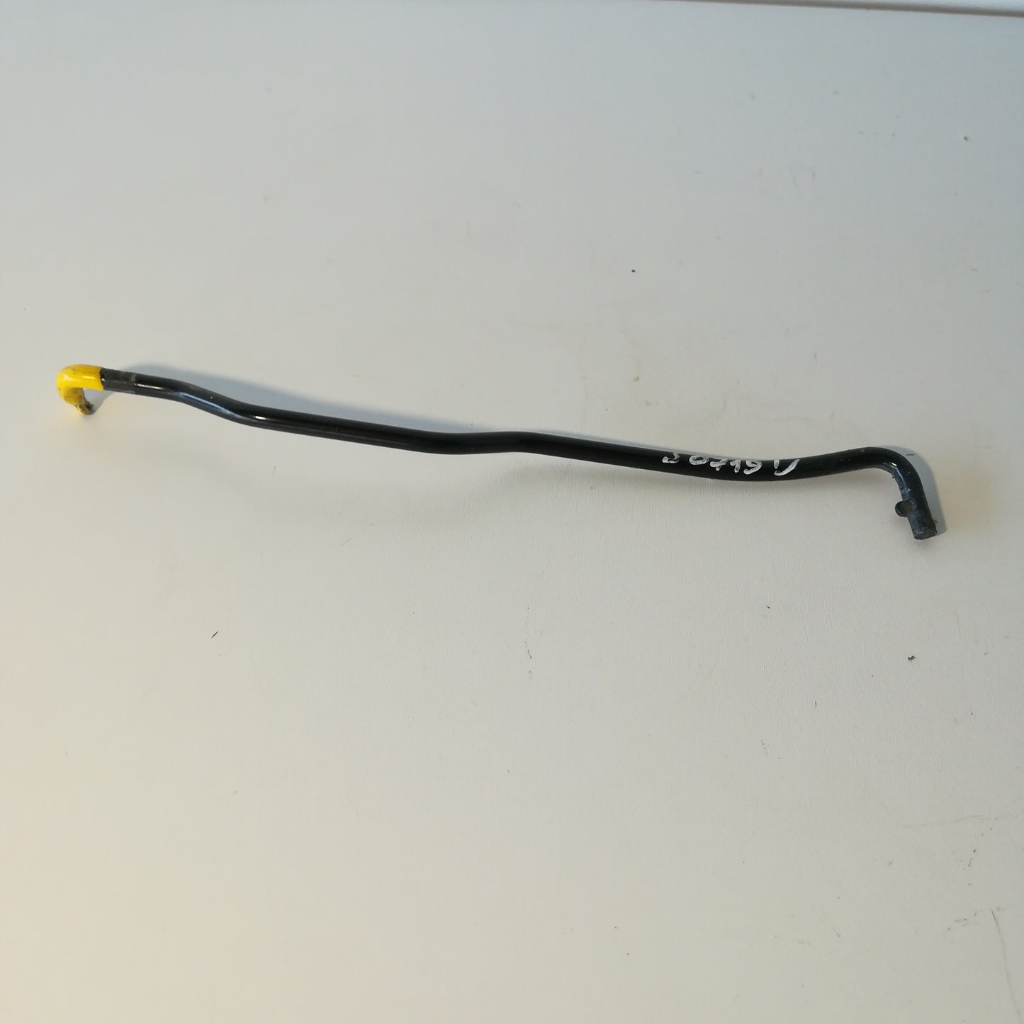 Щека фиксиране капак двигател Opel Corsa D