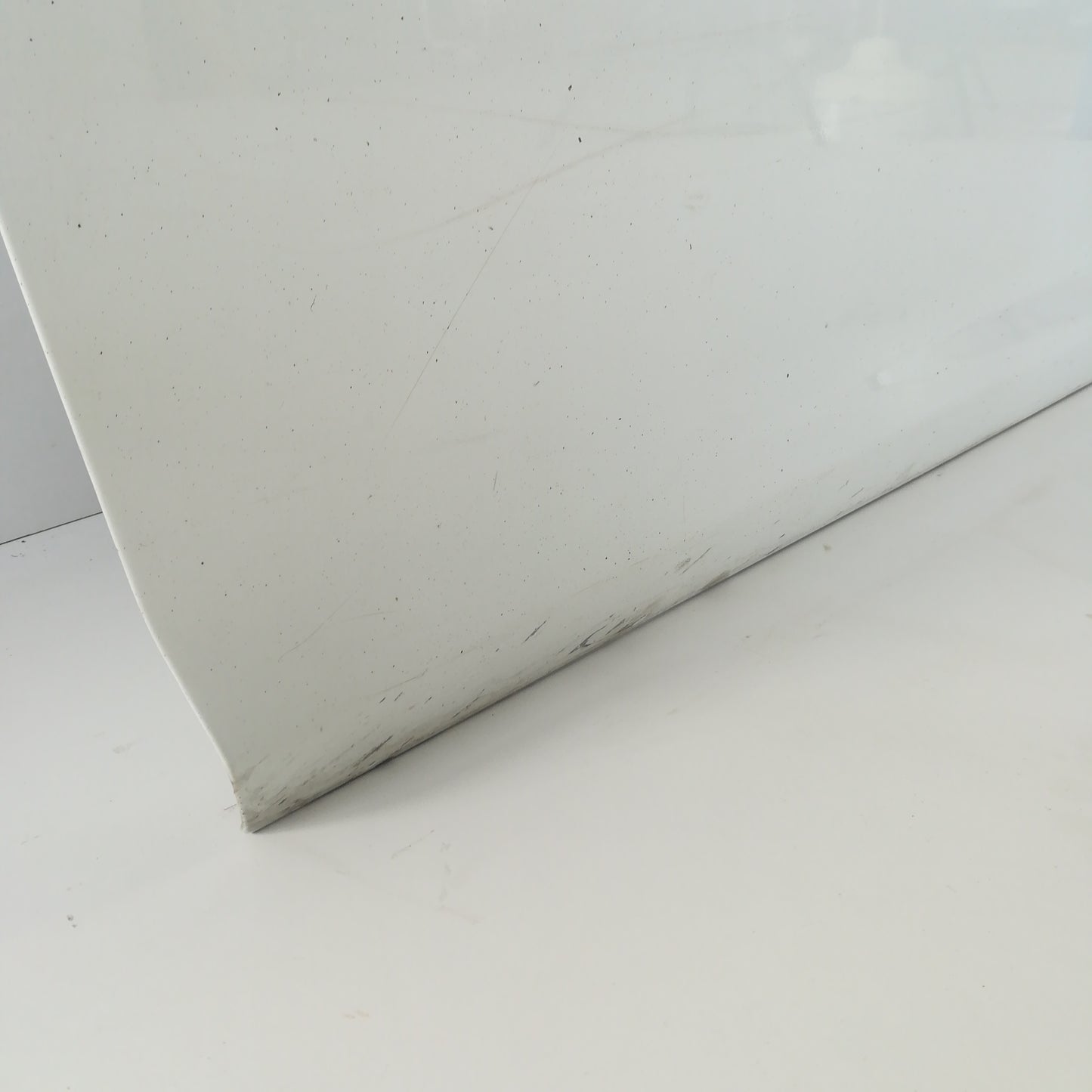 Врата предна лява бяла Z474 Opel Corsa D 2/3 врати