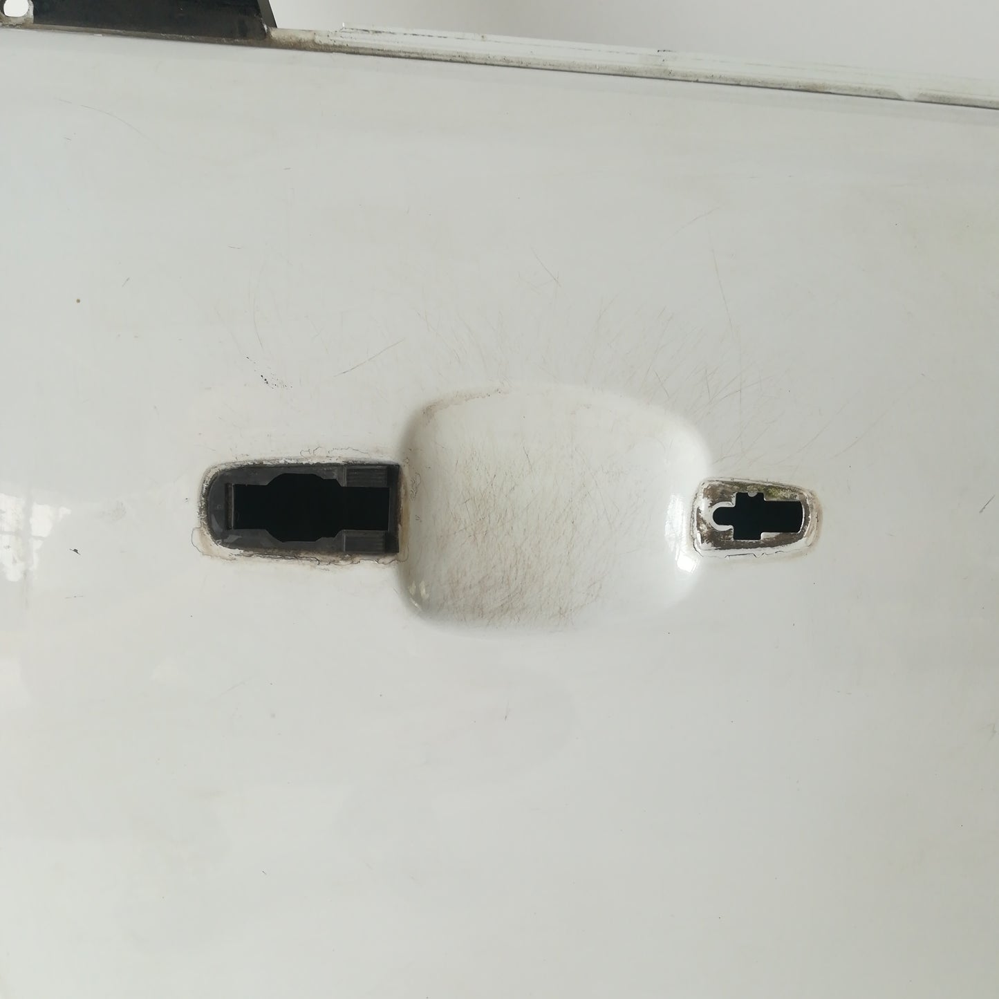 Врата предна дясна бяла Z474 Opel Corsa D 2/3 врати