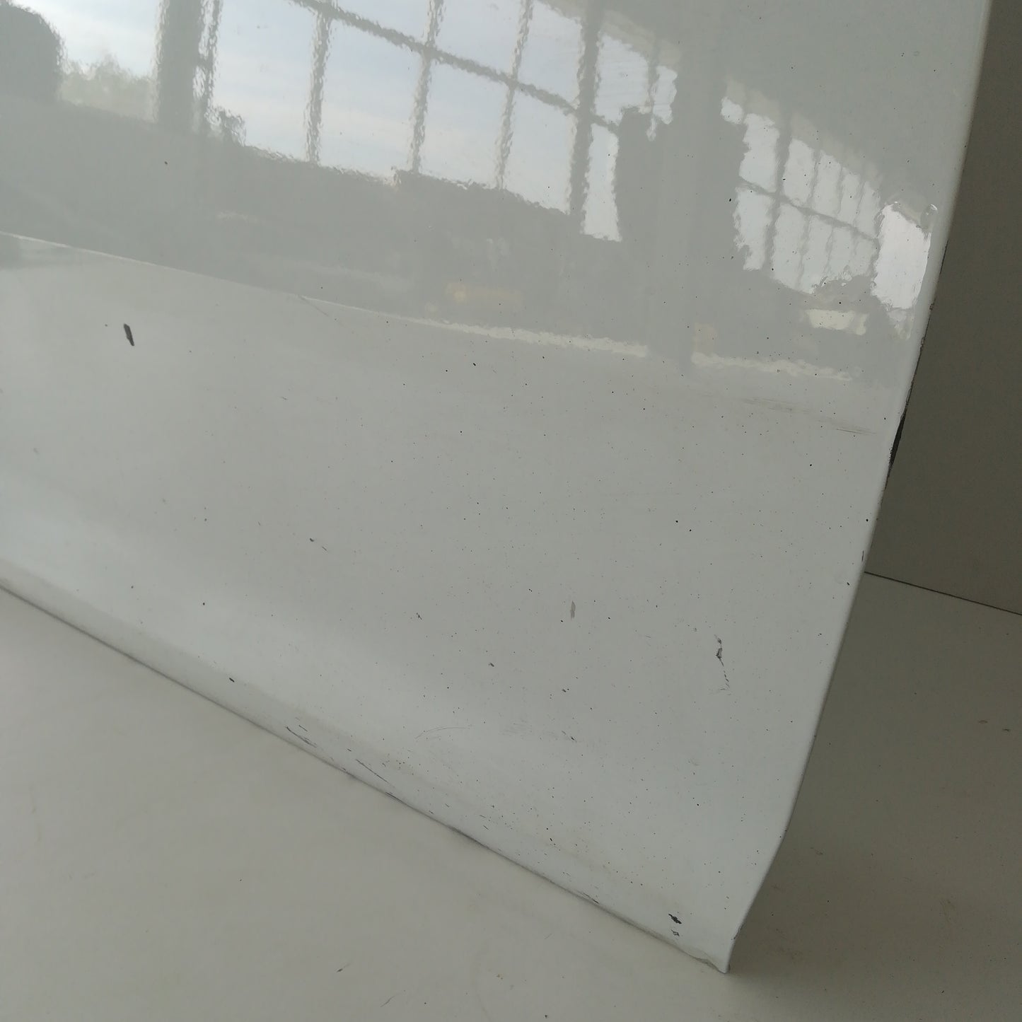 Врата предна дясна бяла Z474 Opel Corsa D 2/3 врати