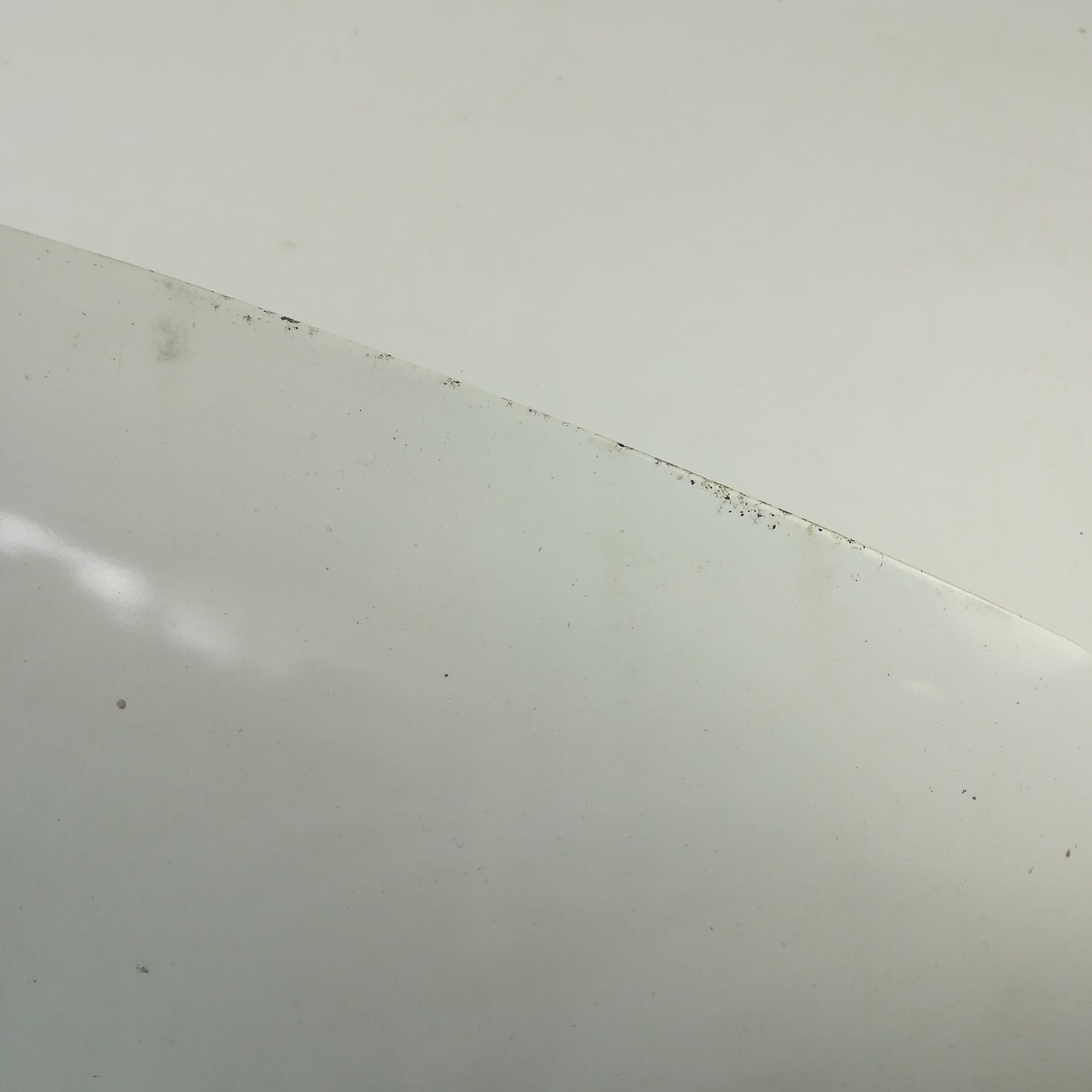 Капак преден бял Z474 Opel Corsa D