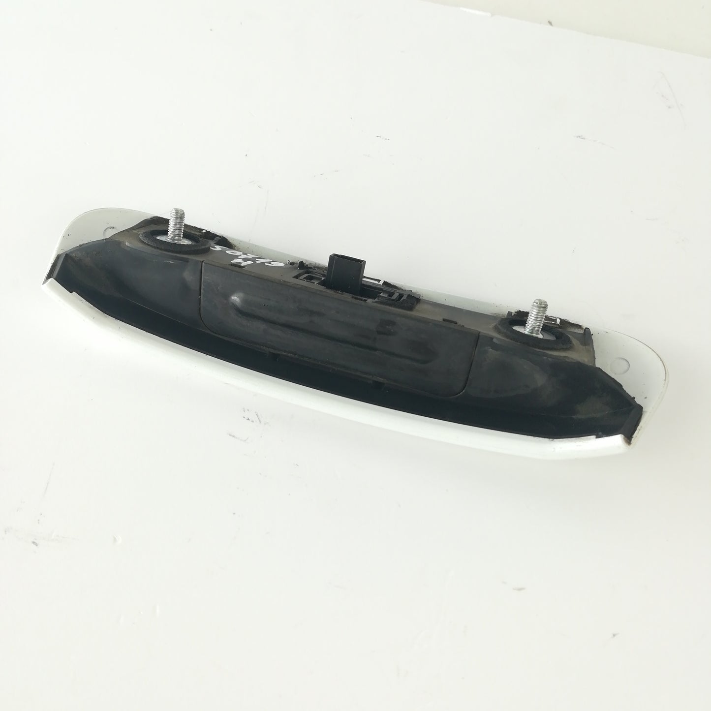 Дръжка бяла Z474 врата багажник Opel Corsa D