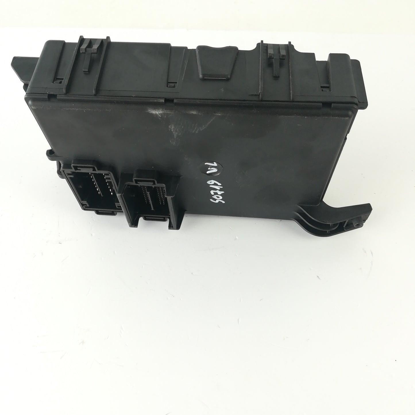 Бушониера предна KG Opel Corsa D