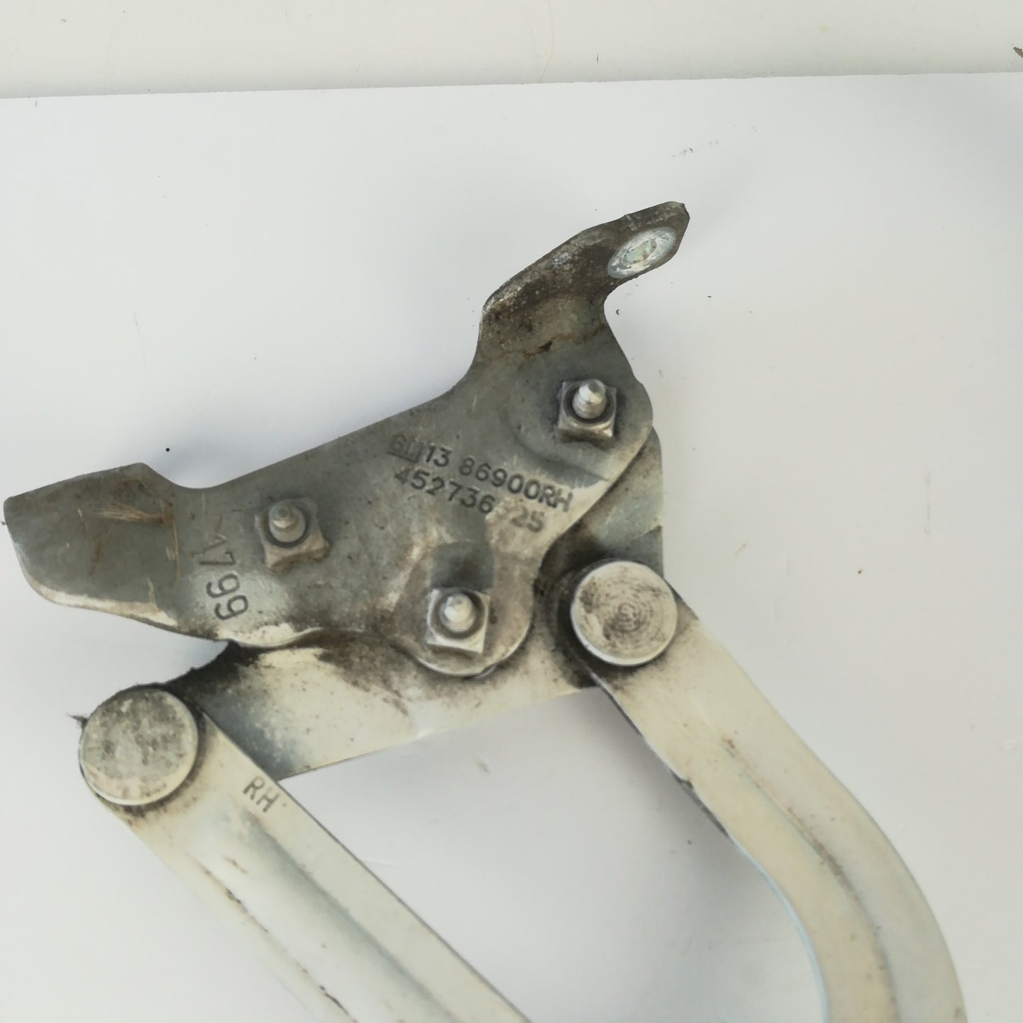 Комплект панти преден капак лява дясна бели Z474 Opel Corsa D