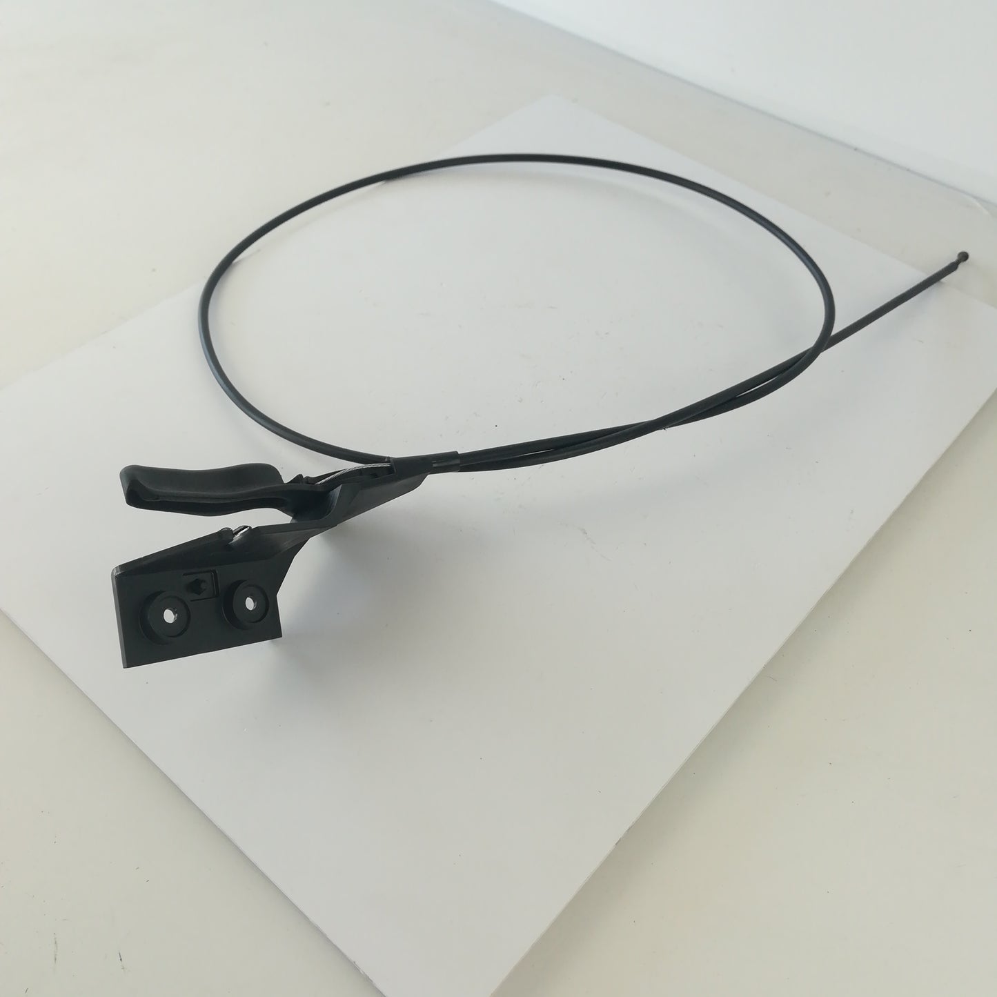 Дръжка жило отваряне капак двигател Opel Corsa D