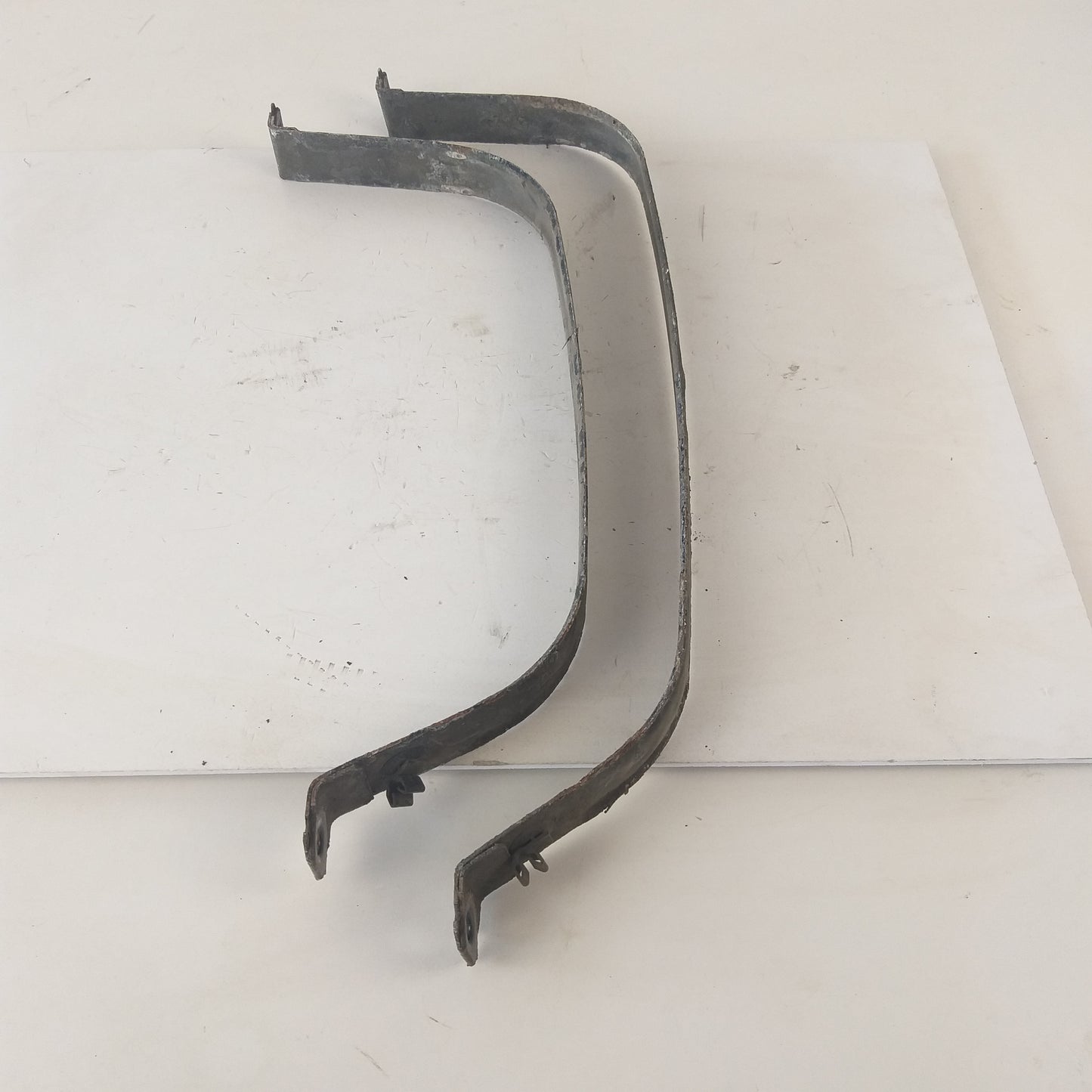 Комплект ленти държачи резервоар гориво бензин Opel Corsa D