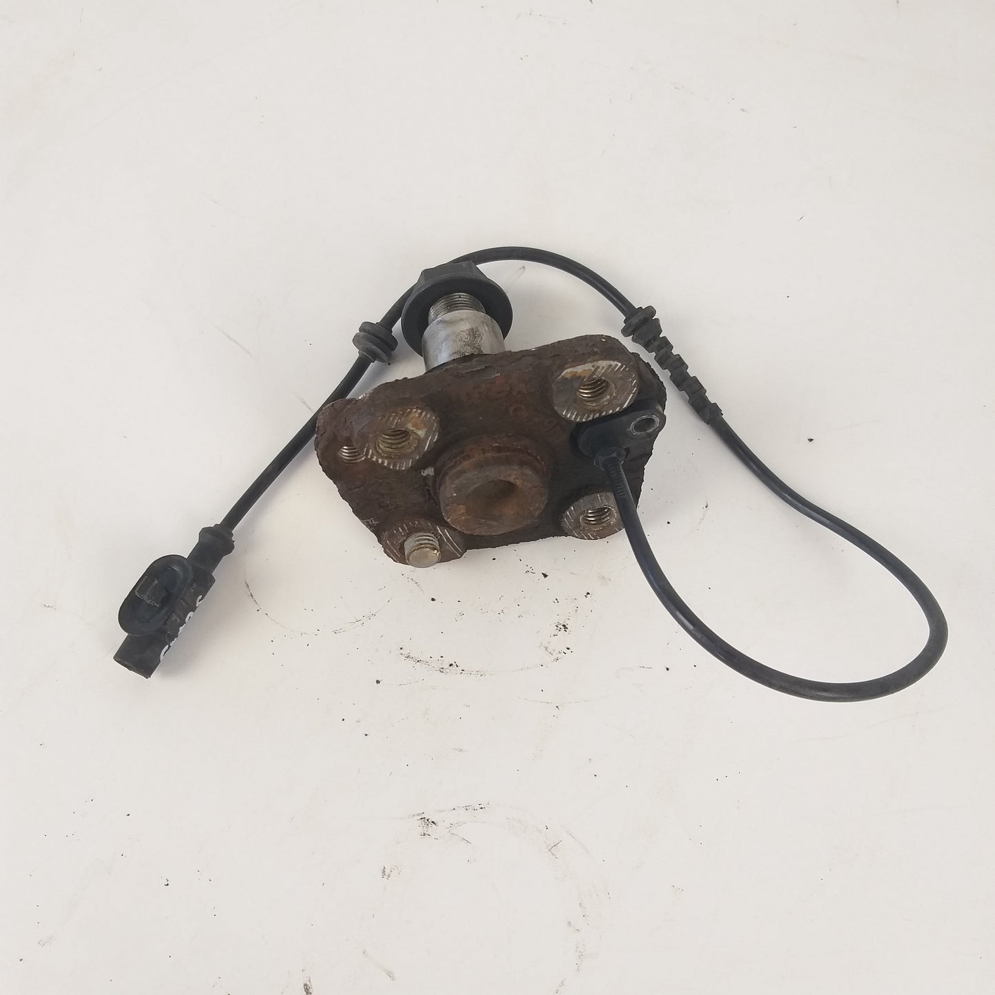 Болт главина десен колесен лагер ABS сензор заден мост Opel Corsa D