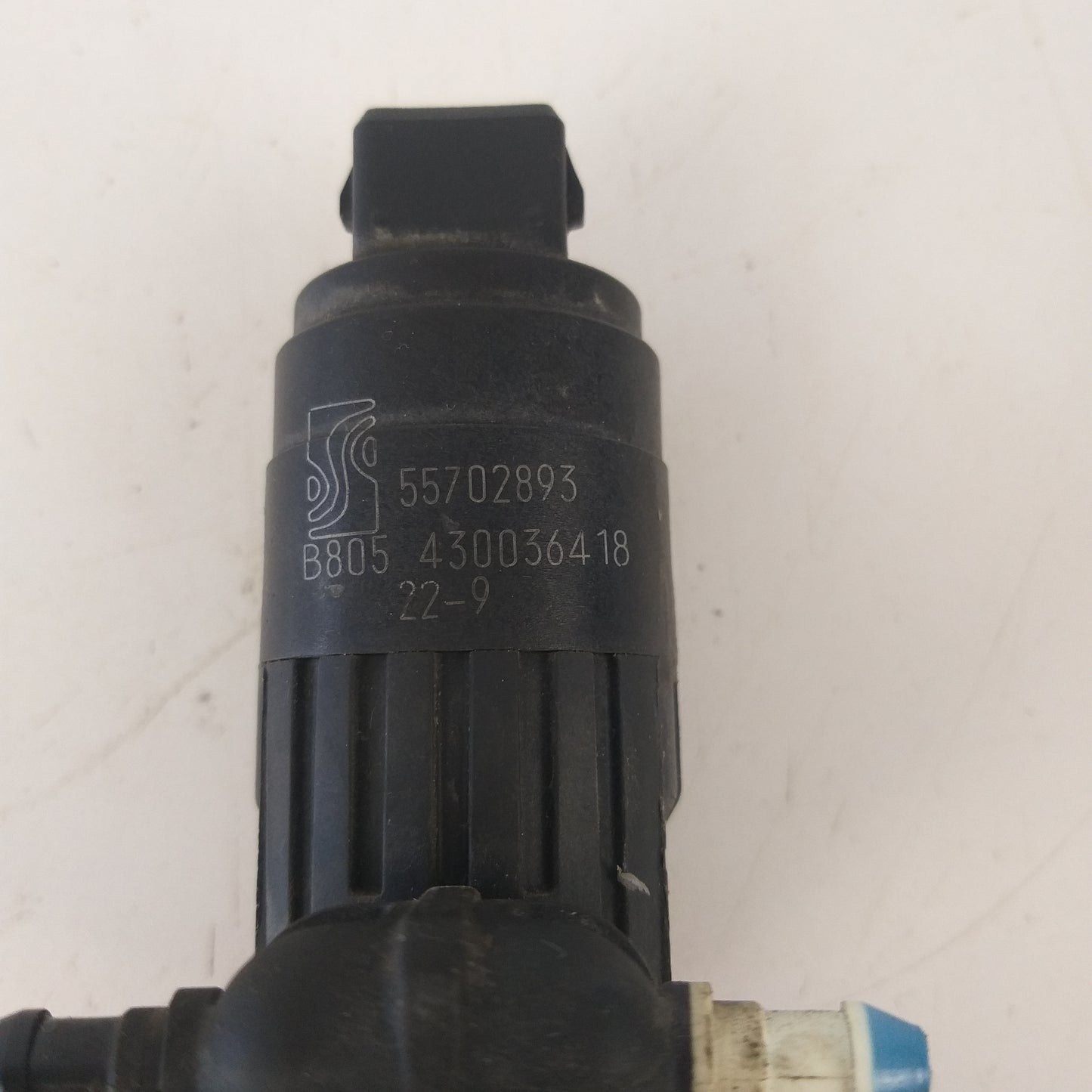 Помпа казанче течност чистачки Opel Corsa D