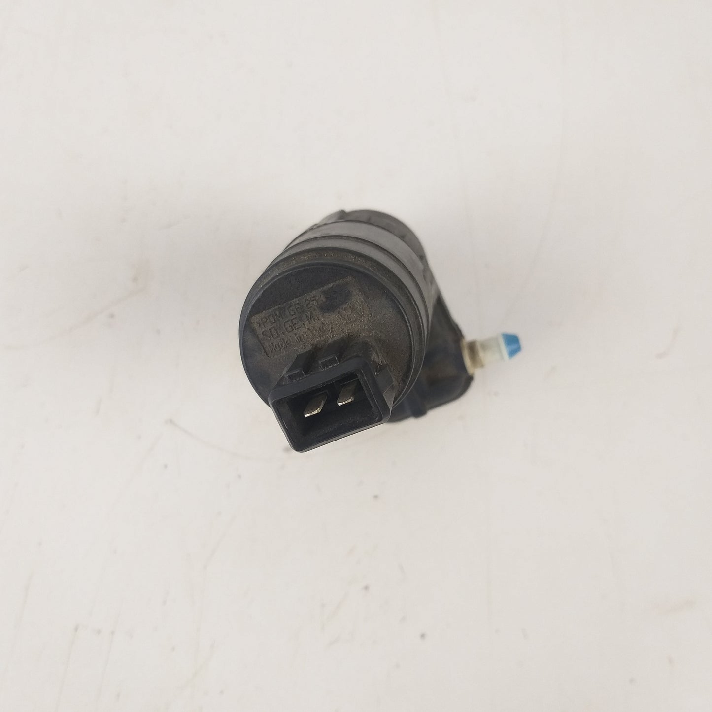 Помпа казанче течност чистачки Opel Corsa D