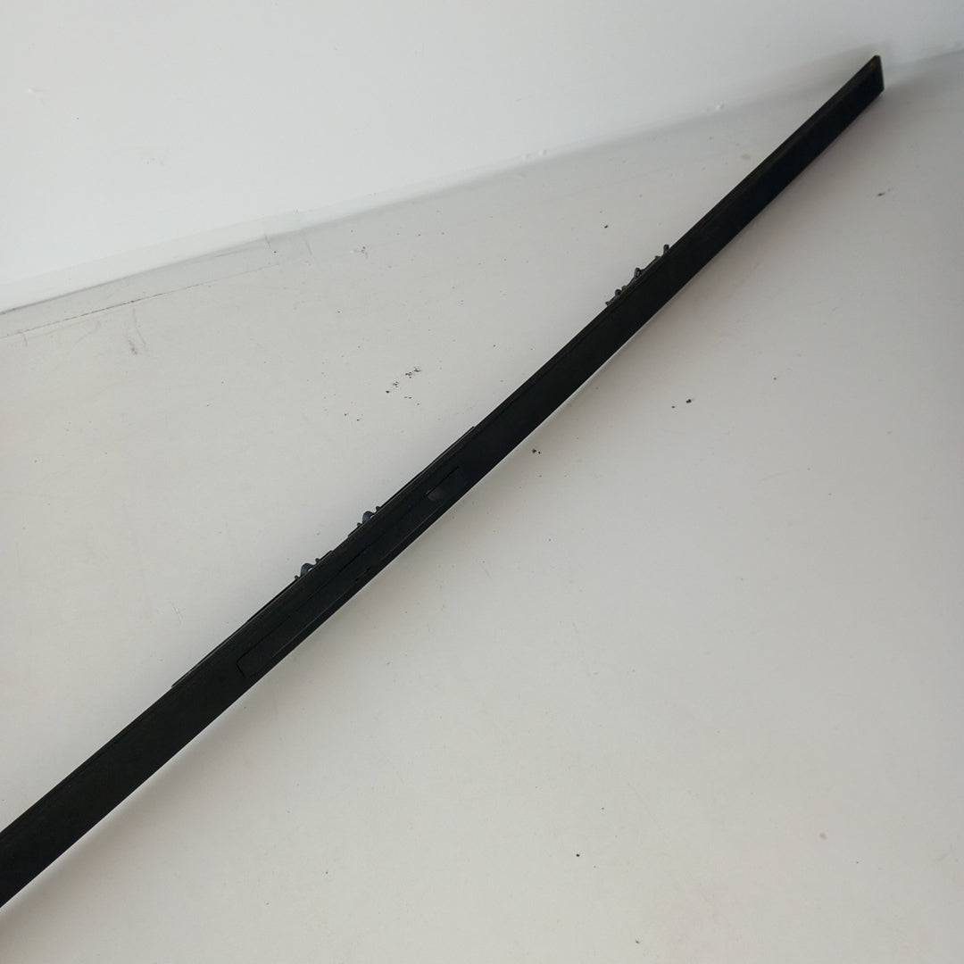 Лайсна дясна декоративна покрив Opel Astra J 5 врати