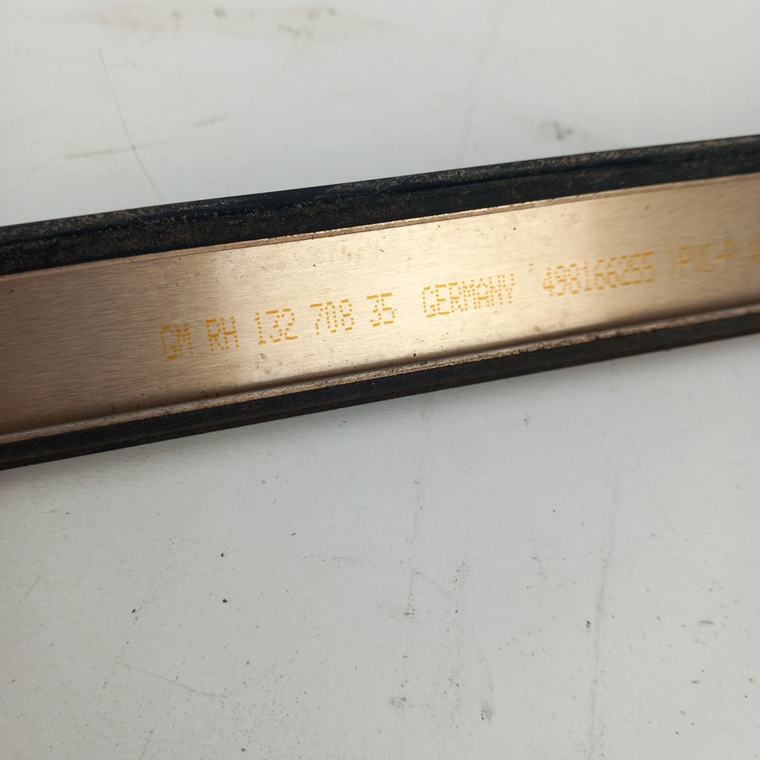 Лайсна дясна декоративна покрив Opel Astra J 5 врати