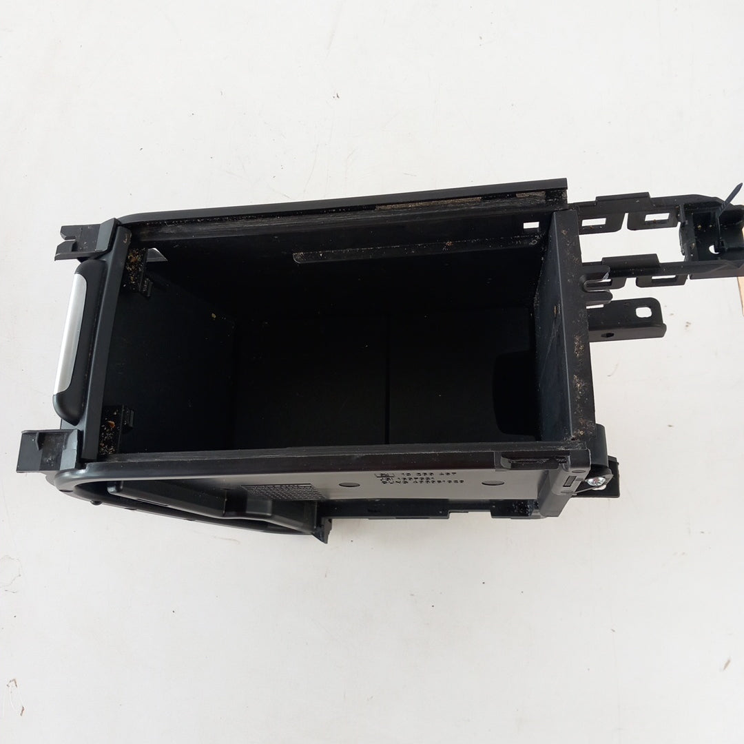 Кутия вещи предна централна конзола ел спирачка Opel Astra J