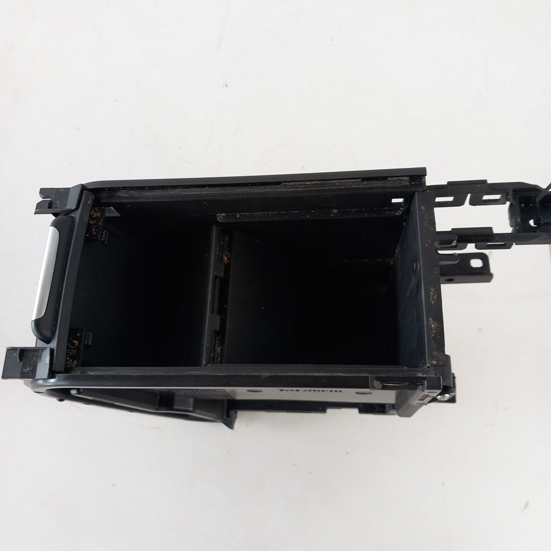 Кутия вещи предна централна конзола ел спирачка Opel Astra J