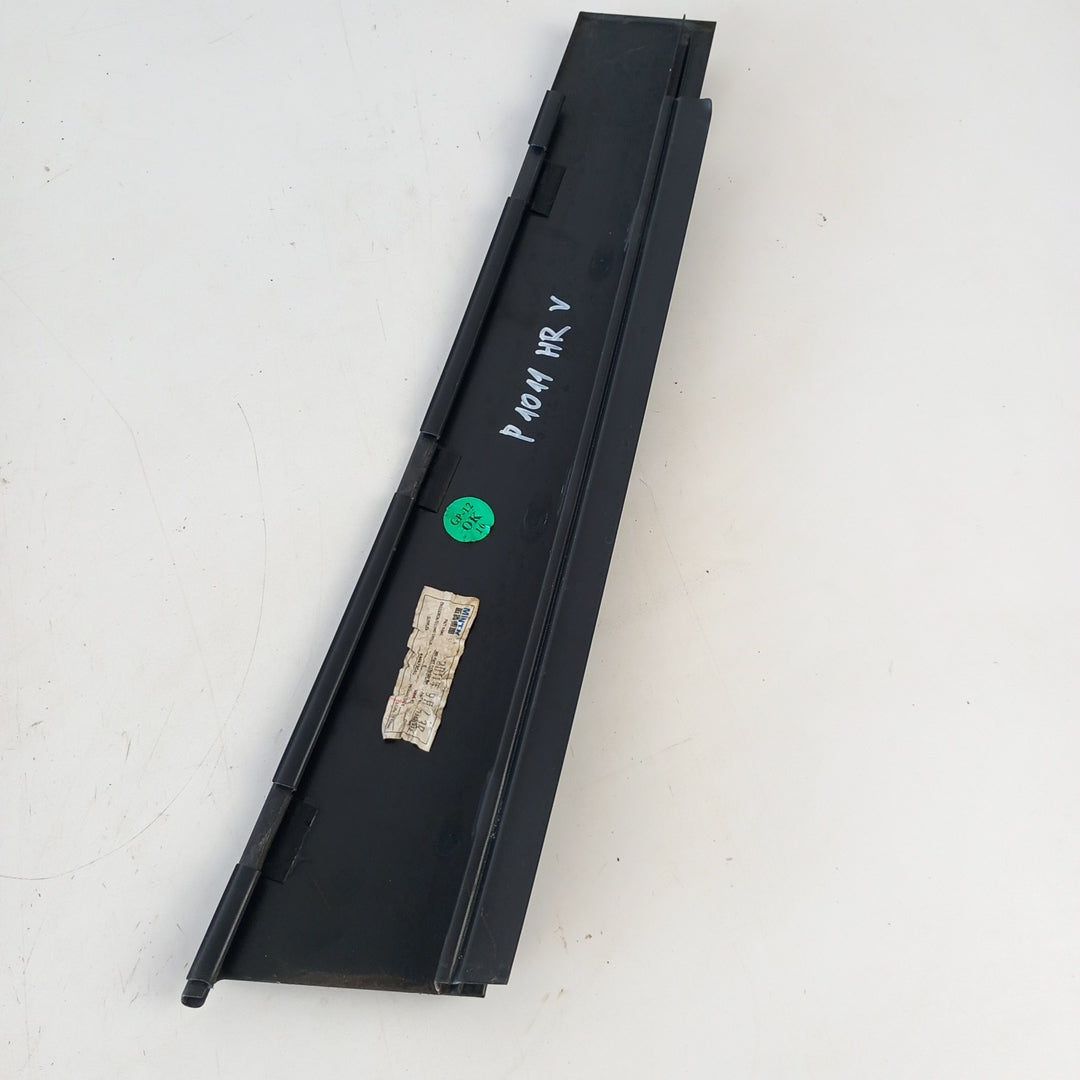 Капак десен рамка прозорец задна дясна врата Opel Astra J 5 врати