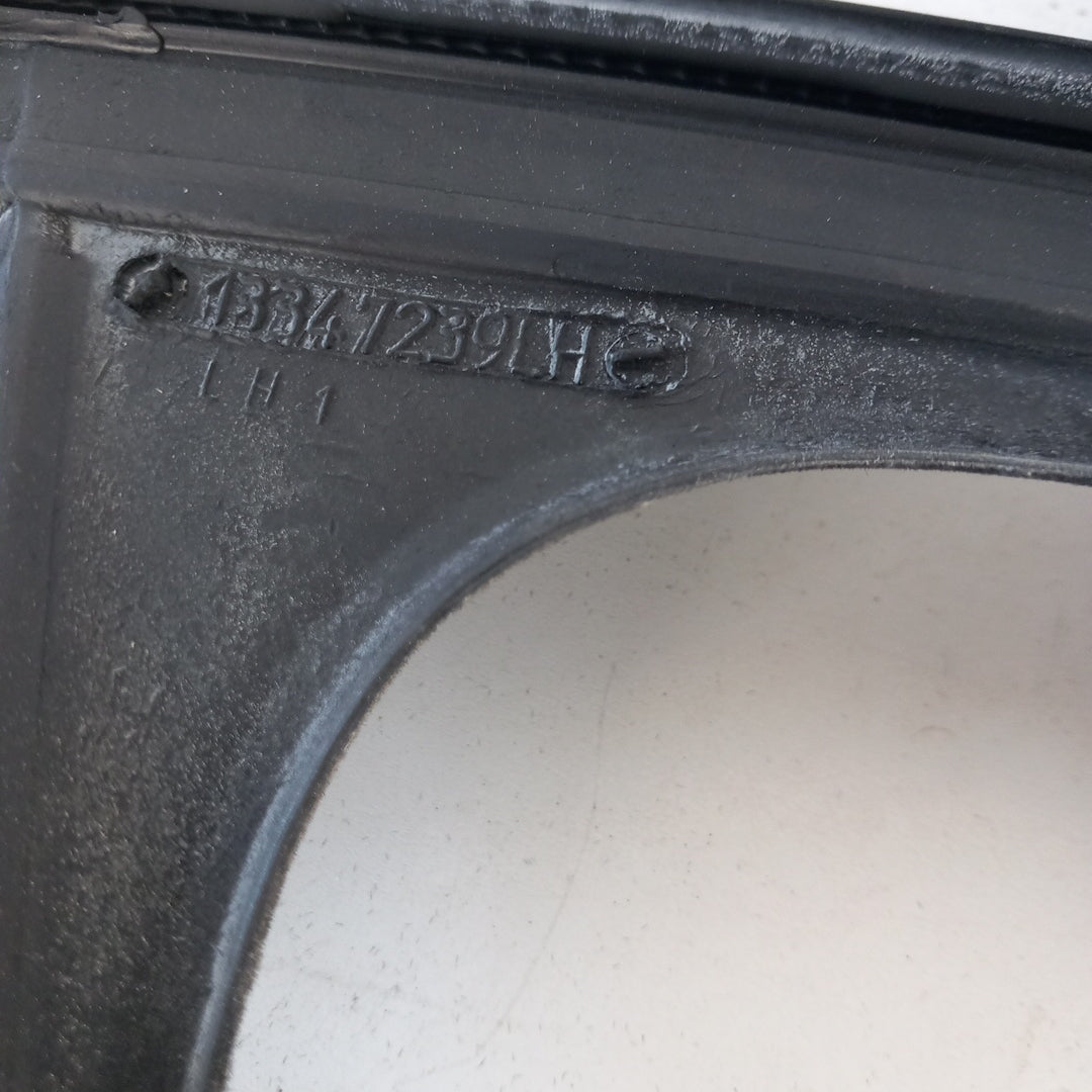 Уплътнение прозорец лява предна врата хромиран капак Opel Astra J 5 врати