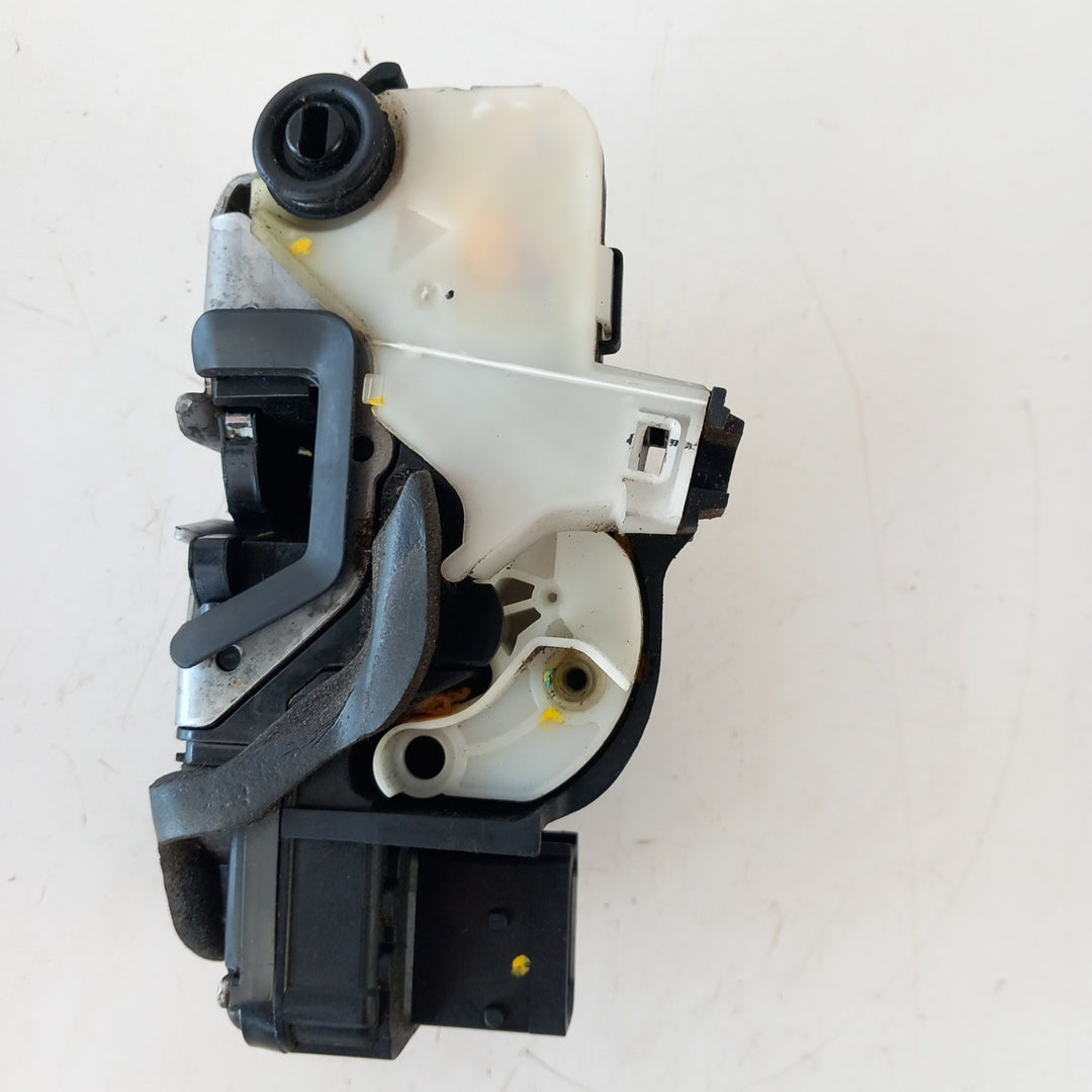 Брава актуатор задна дясна врата RHD десен волан Opel Astra J