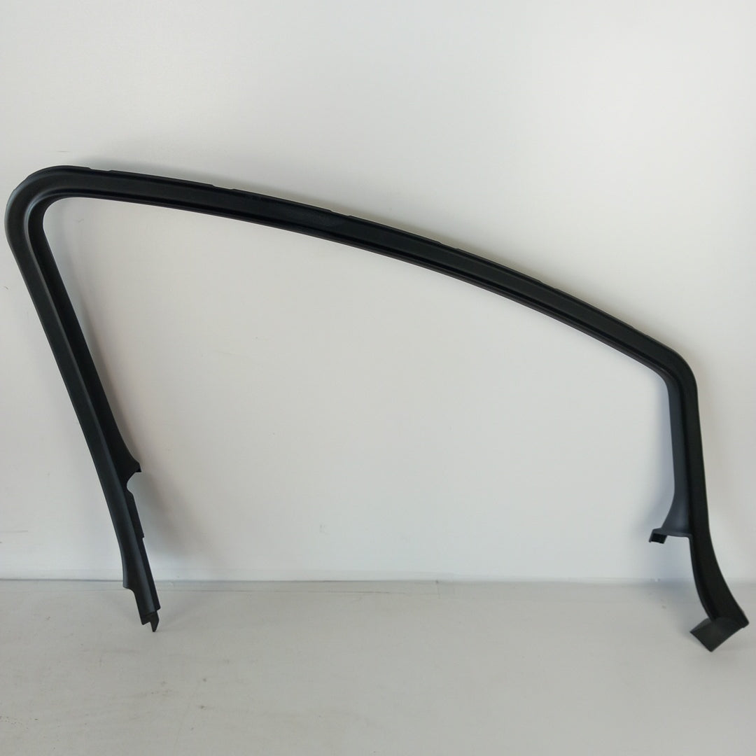 Капак рамка ляв прозорец вътре предна врата Opel Astra J 5 врати