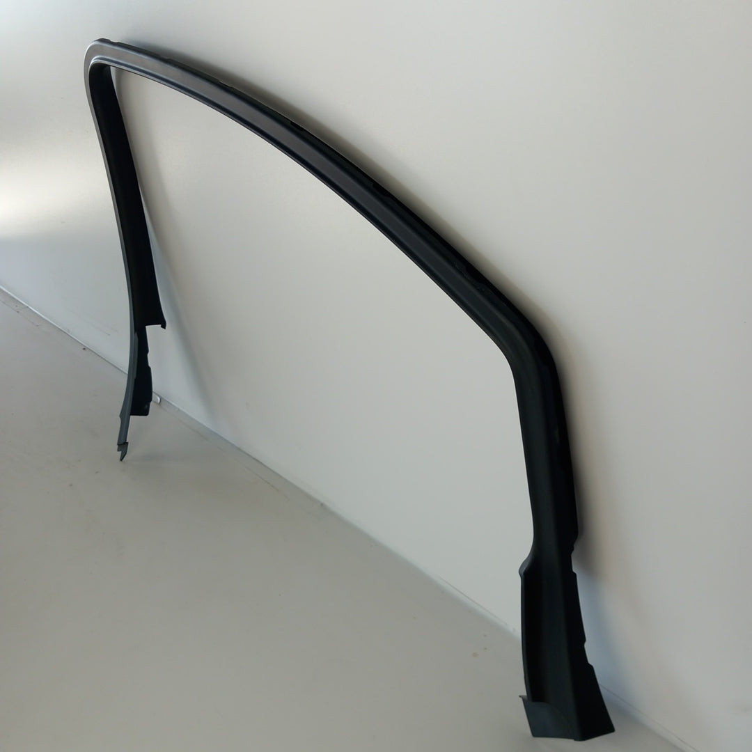 Капак рамка ляв прозорец вътре предна врата Opel Astra J 5 врати