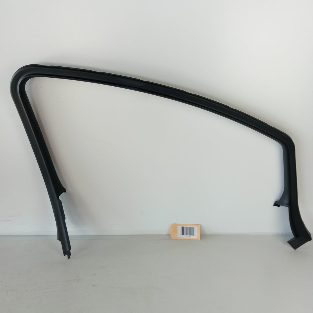 Капак рамка ляв прозорец вътре предна врата Opel Astra J 5 врати