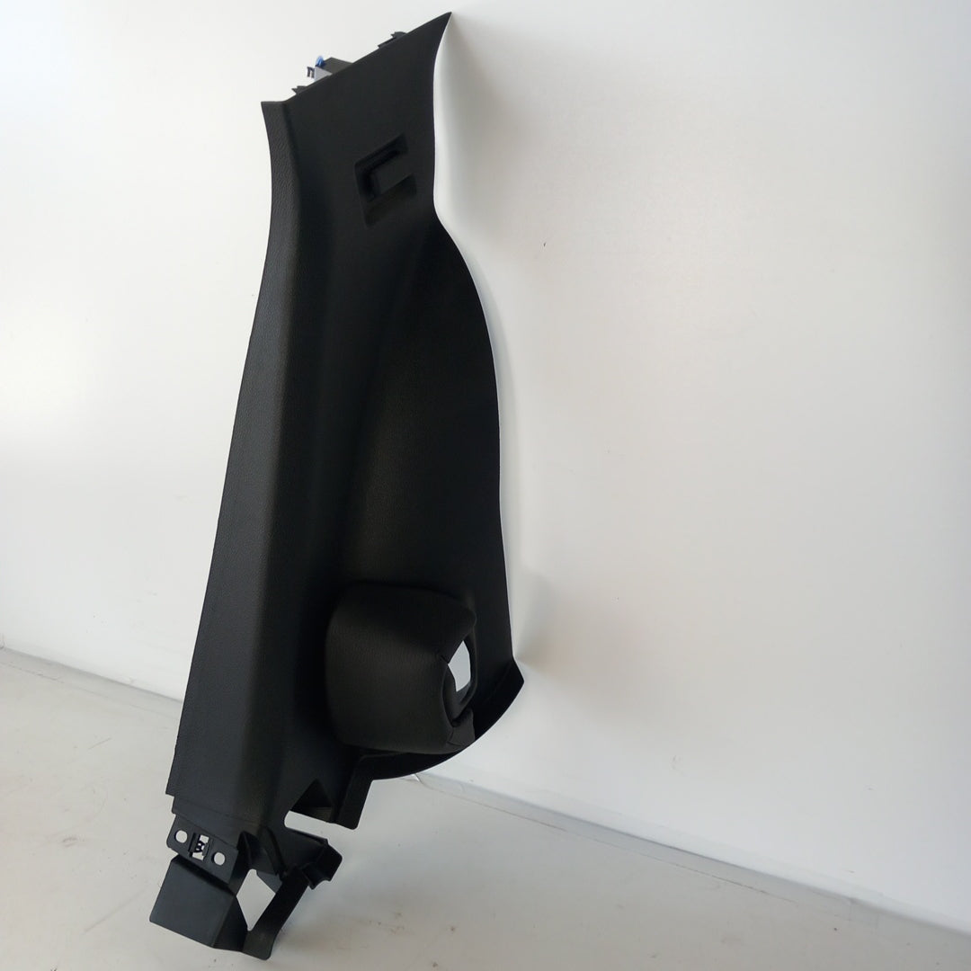 Капак десен заден колона кожена тапицерия Opel Astra J 5 врати