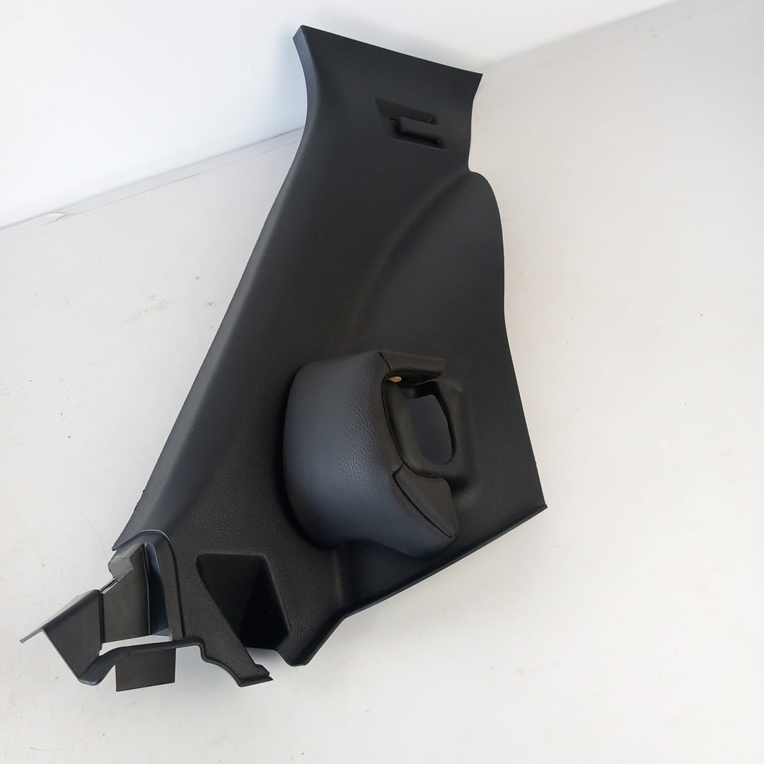 Капак десен заден колона кожена тапицерия Opel Astra J 5 врати