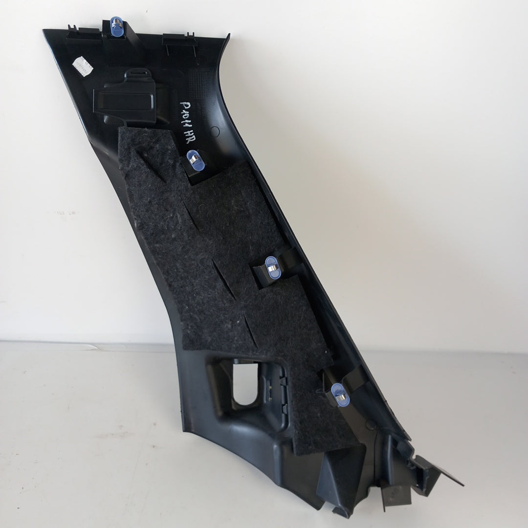 Капак десен заден колона кожена тапицерия Opel Astra J 5 врати