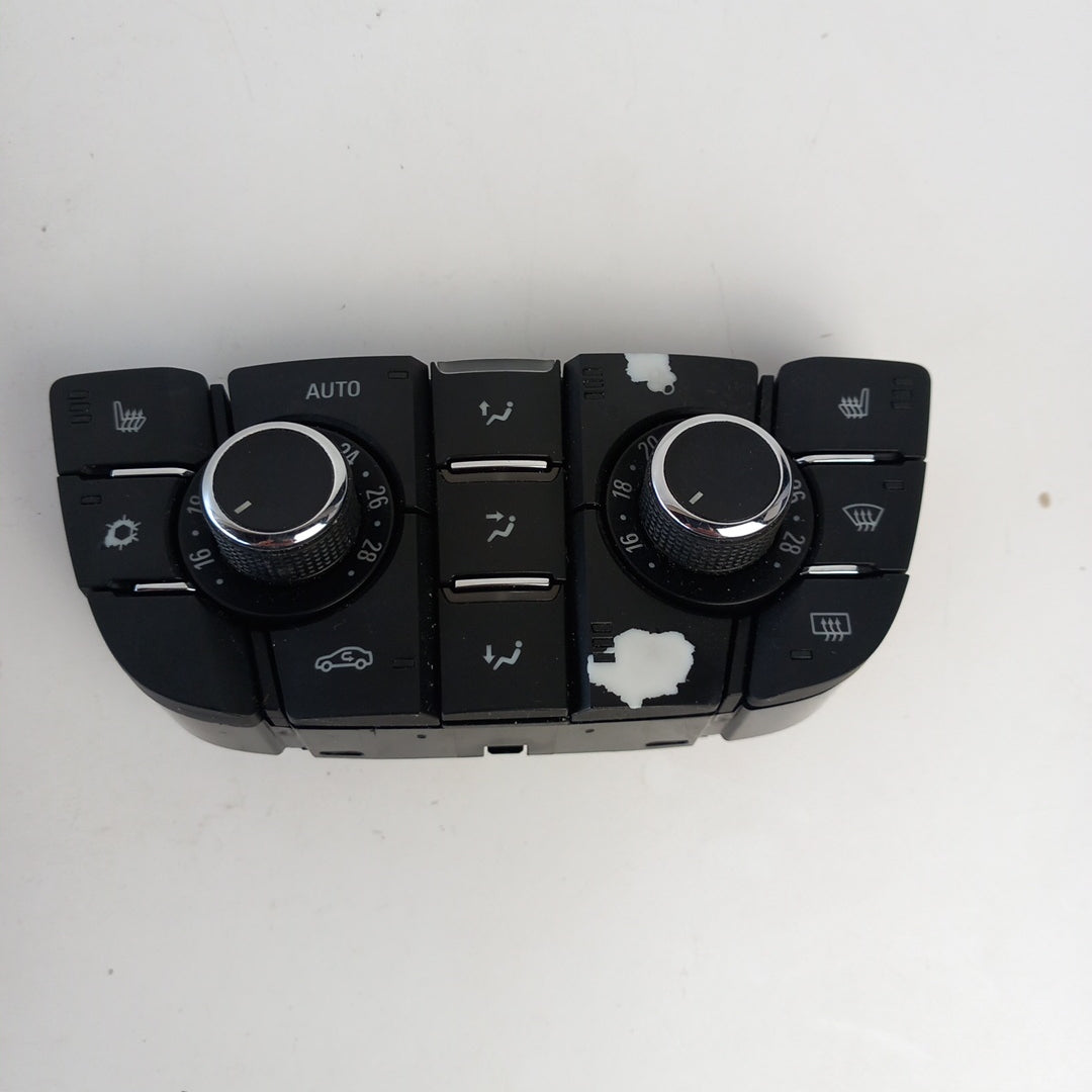 Панел управление климатроник подгрев седалки Opel Astra J