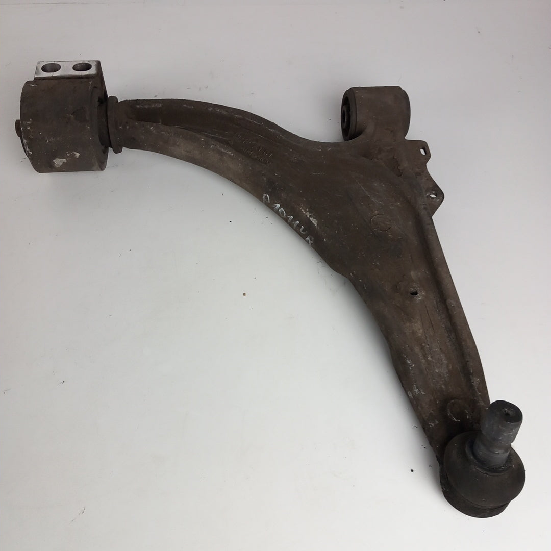 Носач десен преден Opel Astra J