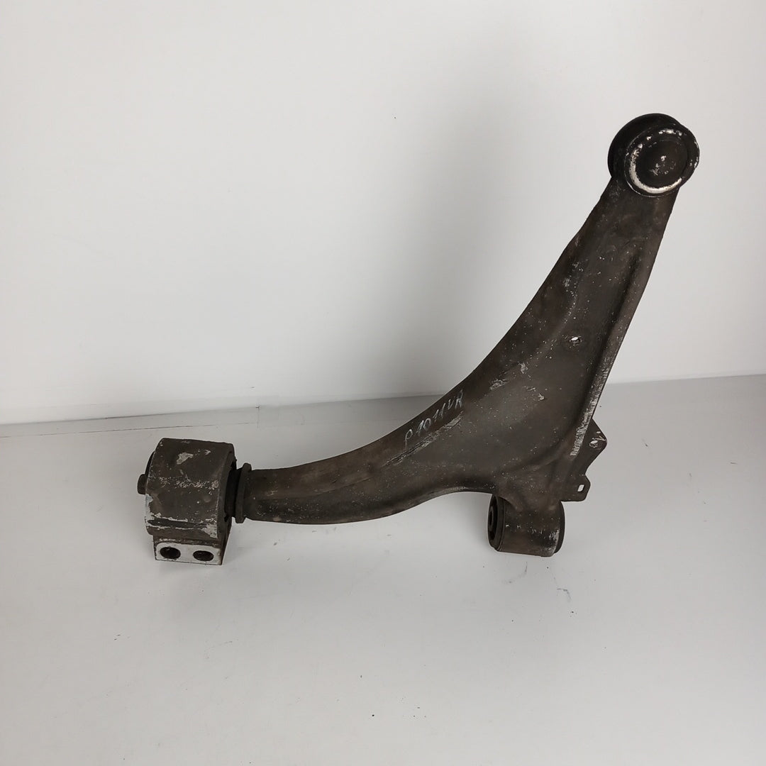 Носач десен преден Opel Astra J