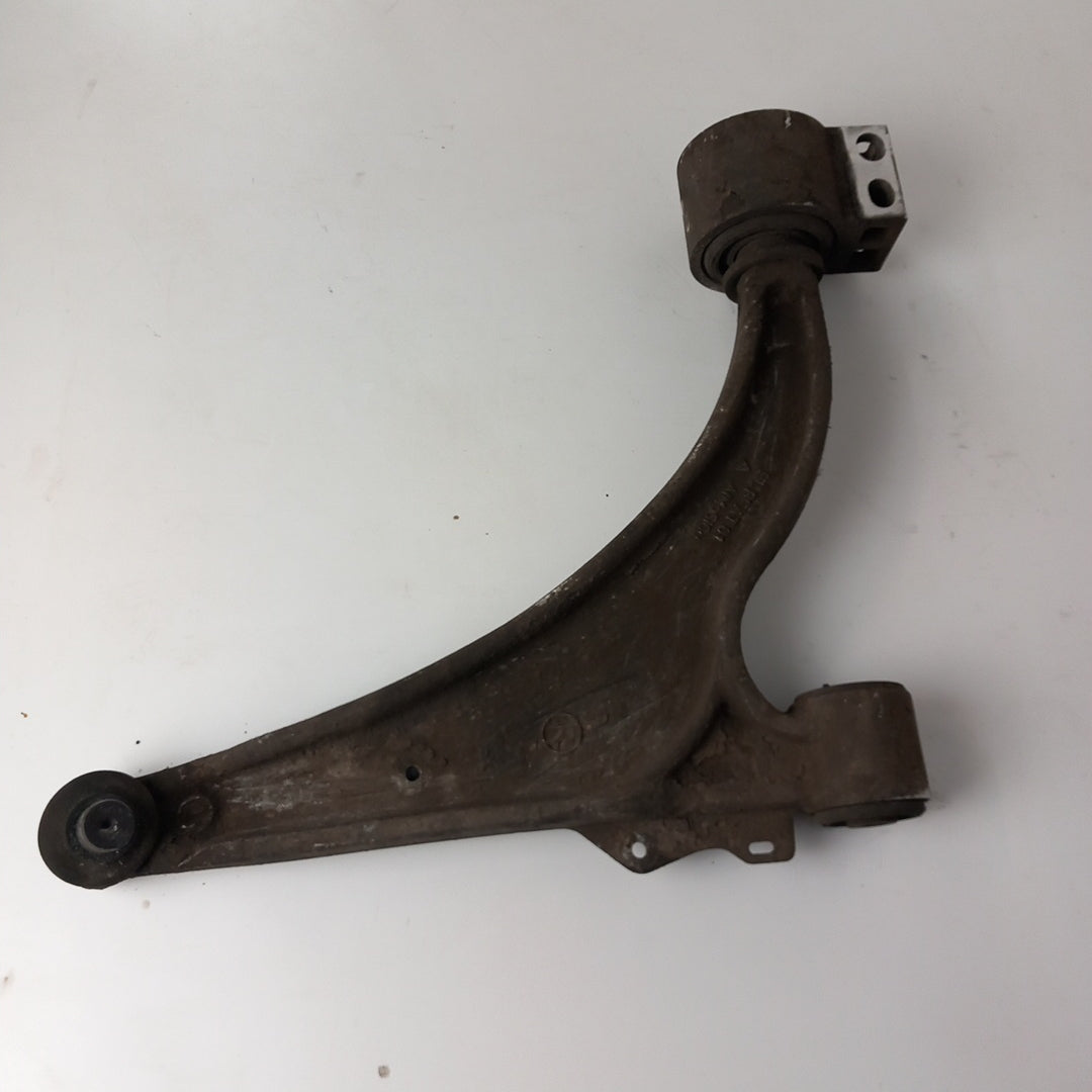 Носач десен преден Opel Astra J