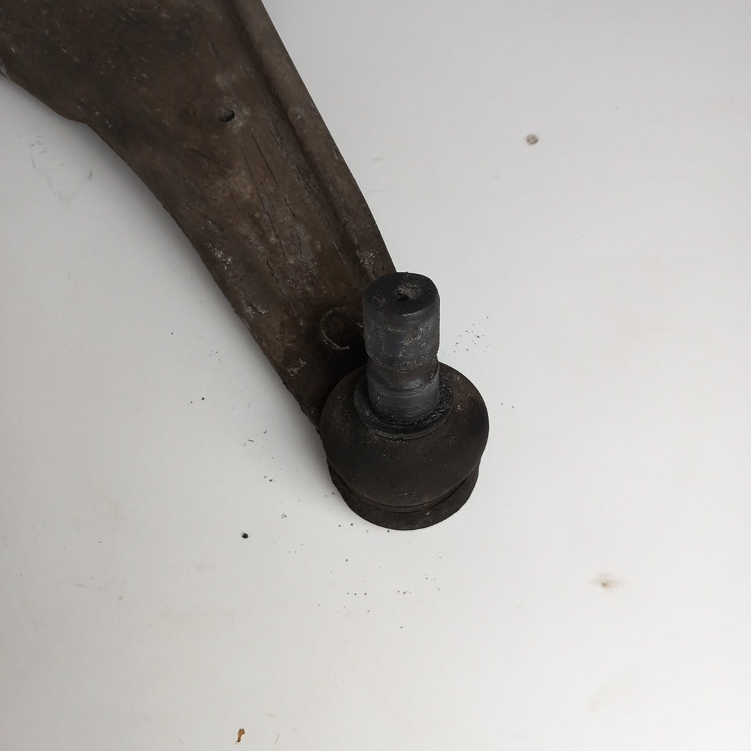 Носач десен преден Opel Astra J