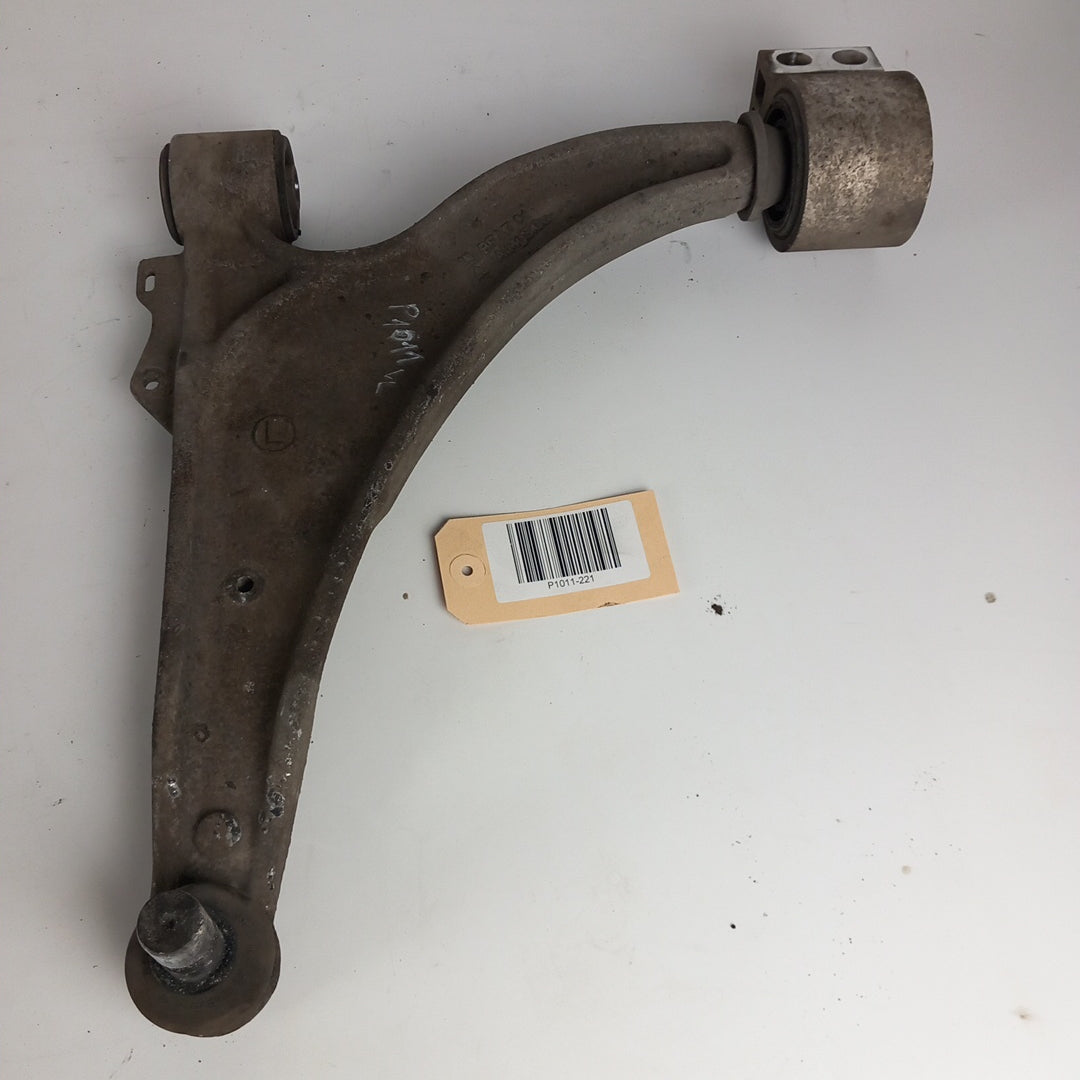 Носач ляв преден Opel Astra J