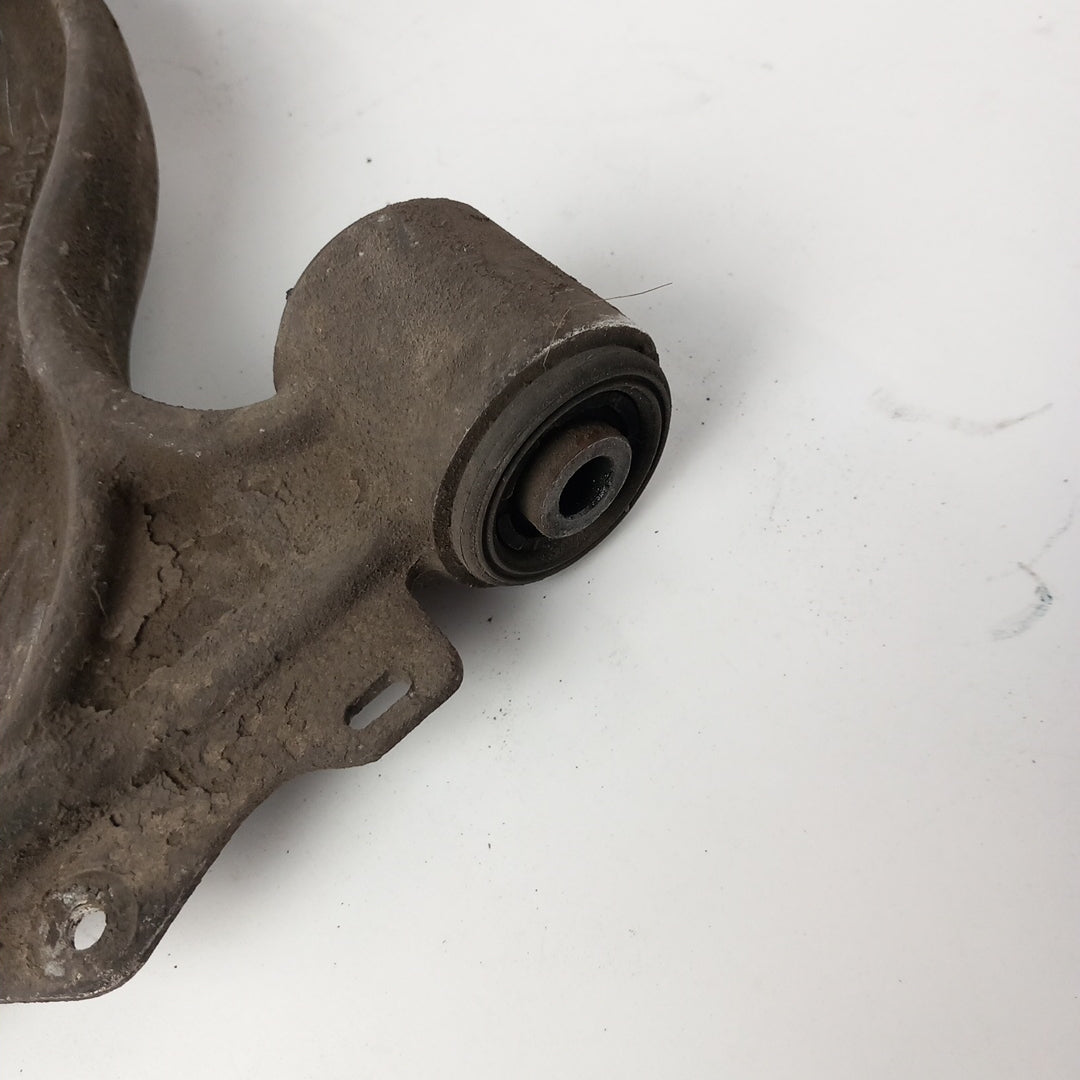 Носач десен преден Opel Astra J