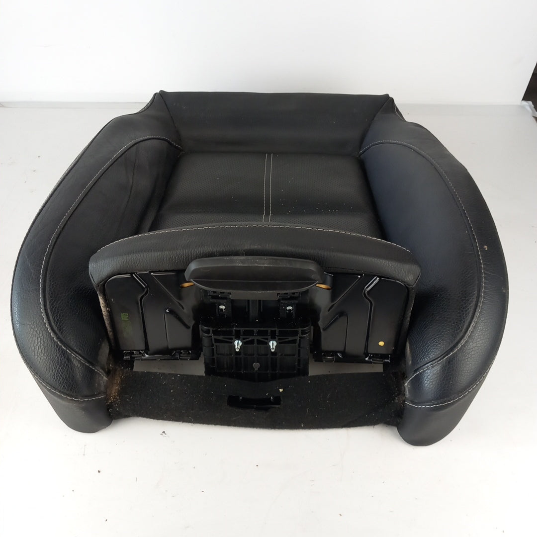 Седалка основа предна дясна кожа TADC Opel Astra J