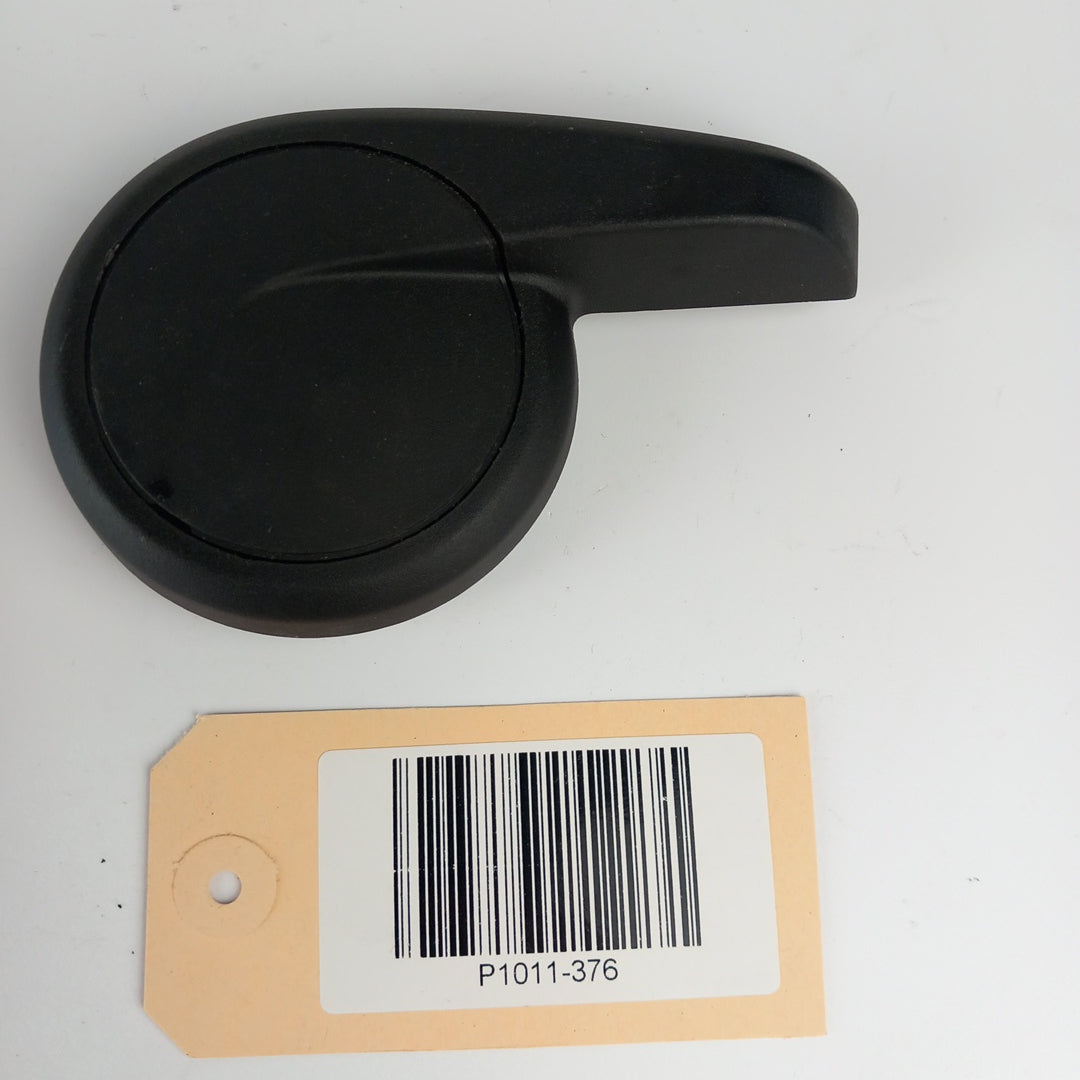 Дръжка задна дясна предна седалка 6/3 Opel Astra J