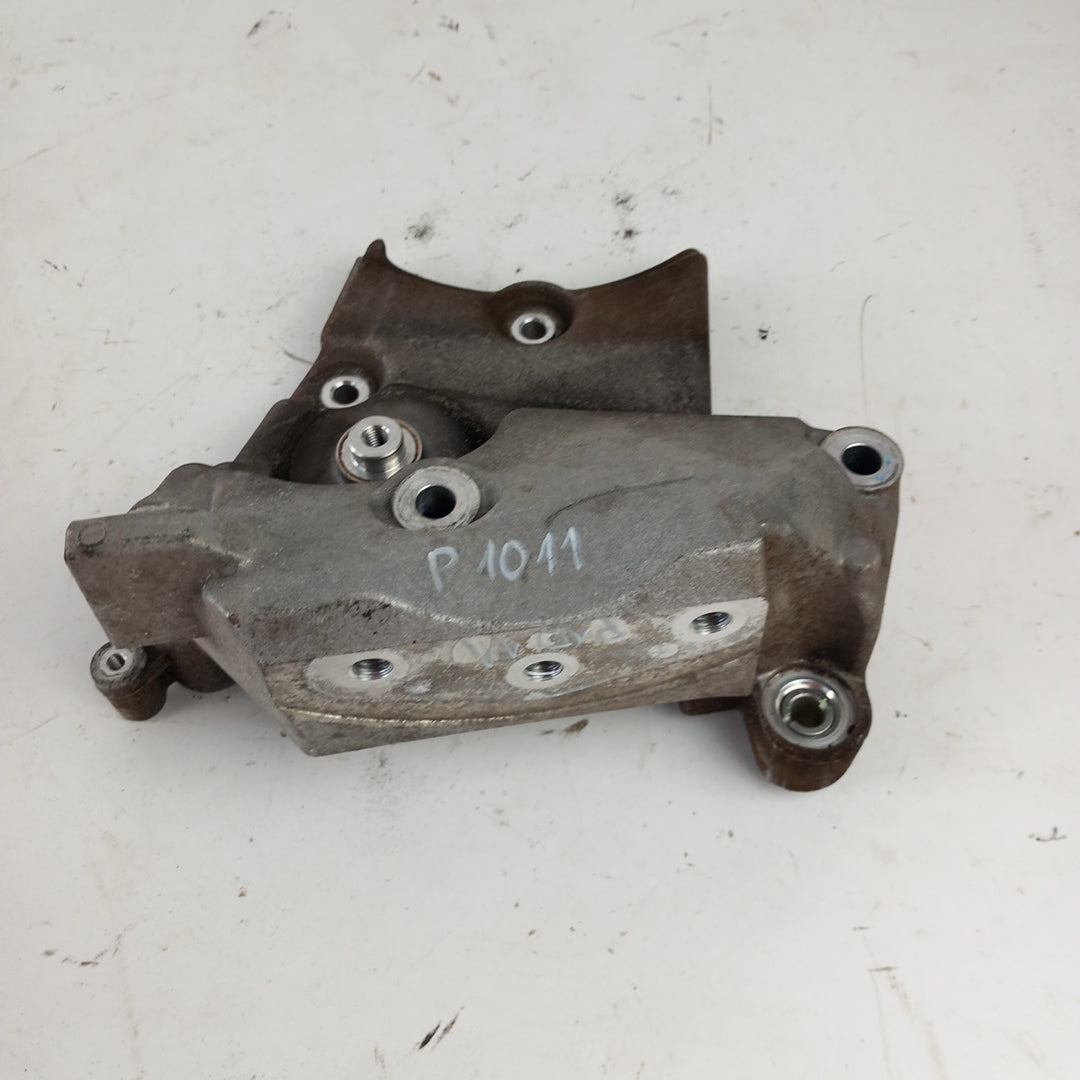 Скоба дясна закрепване двигател Opel Astra J 2,0 CDTI