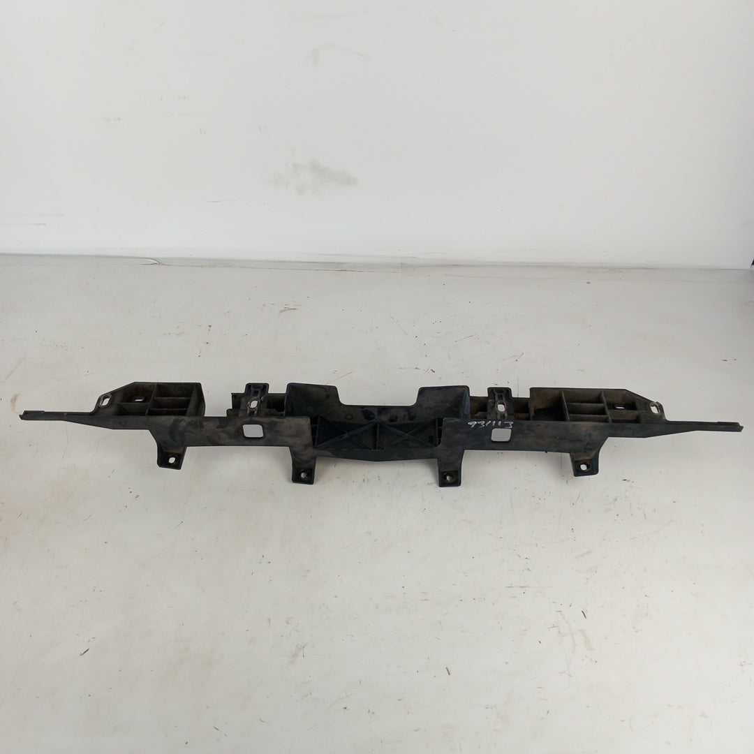 Държач централен предна броня Opel Astra J