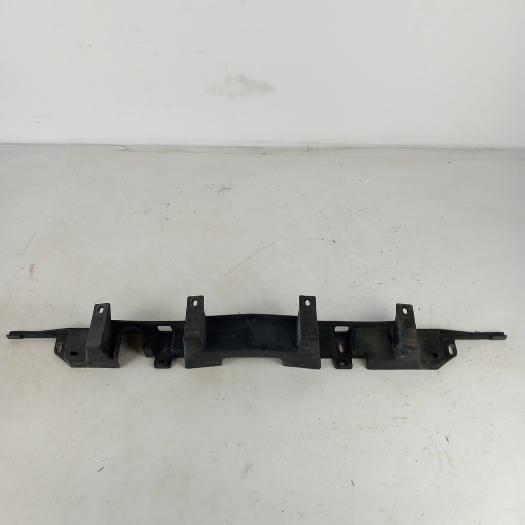 Държач централен предна броня Opel Astra J