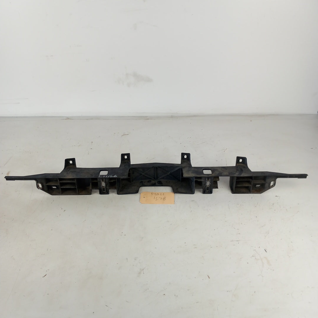 Държач централен предна броня Opel Astra J