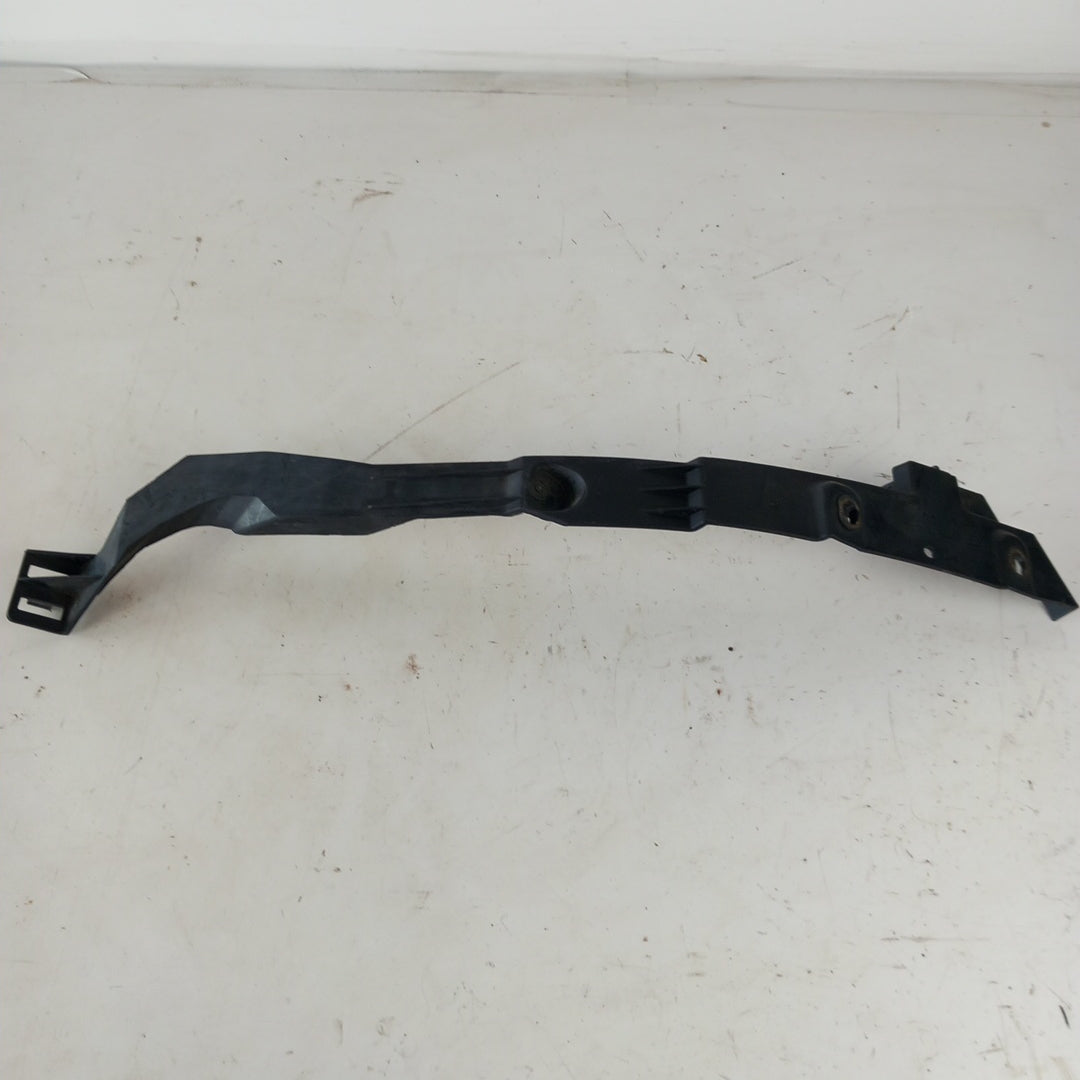 Държач десен предна броня Opel Astra J