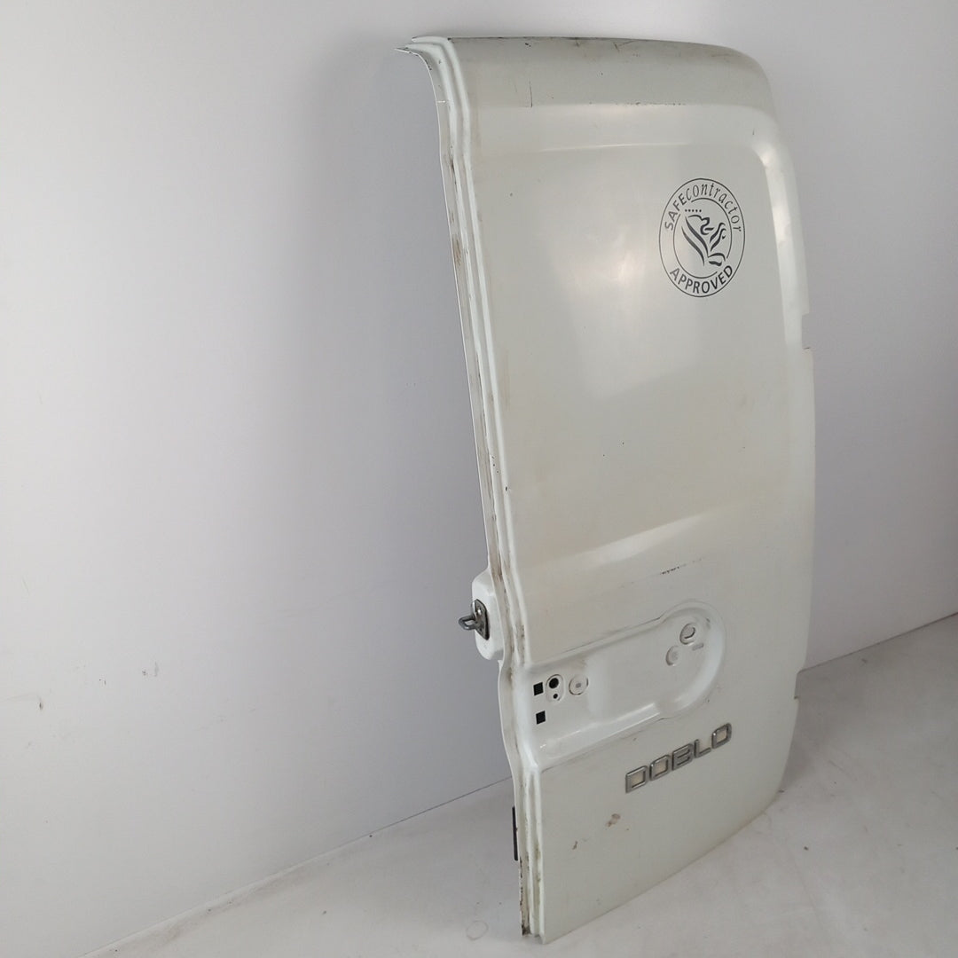 Задна дясна врата бяла Fiat Doblo 263