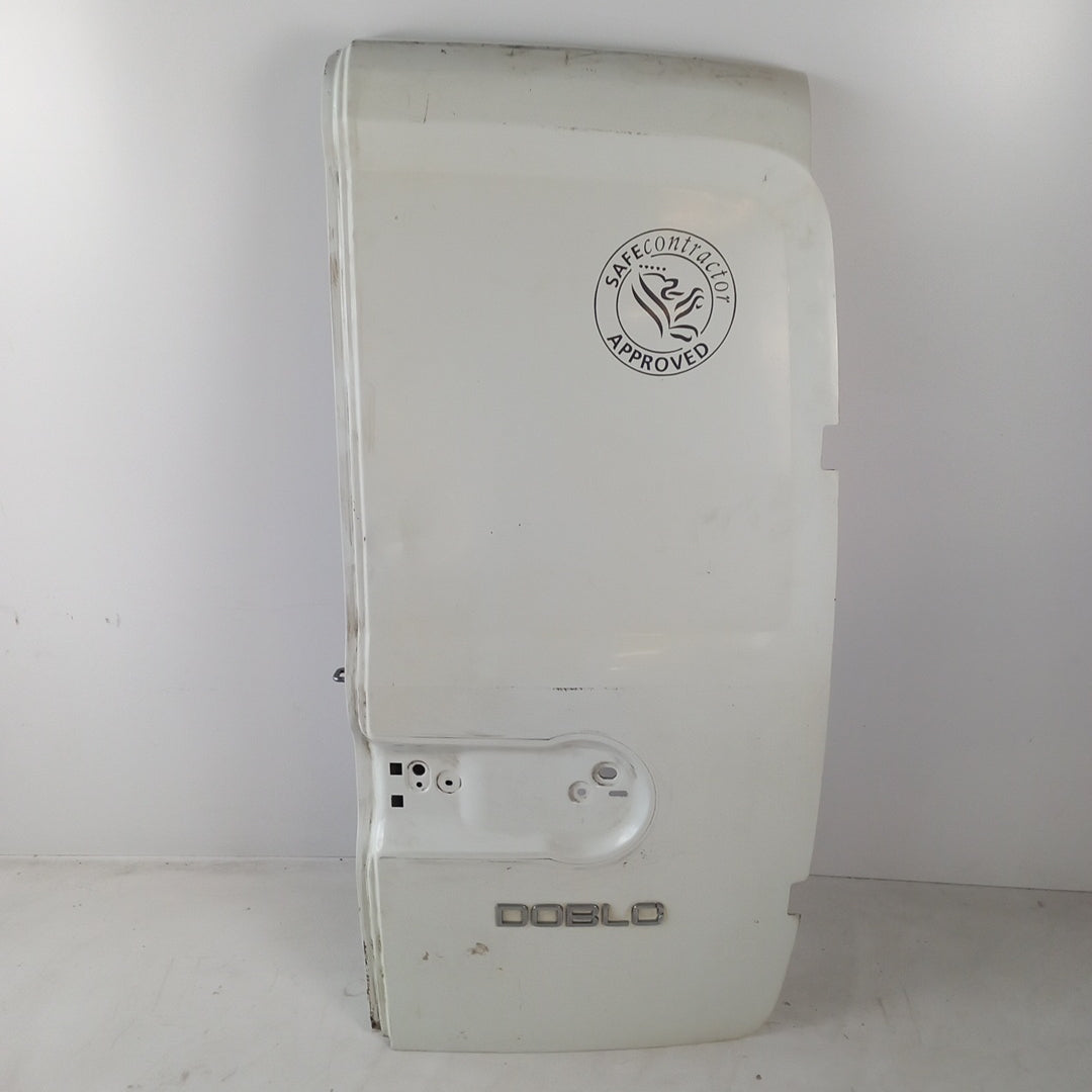 Задна дясна врата бяла Fiat Doblo 263