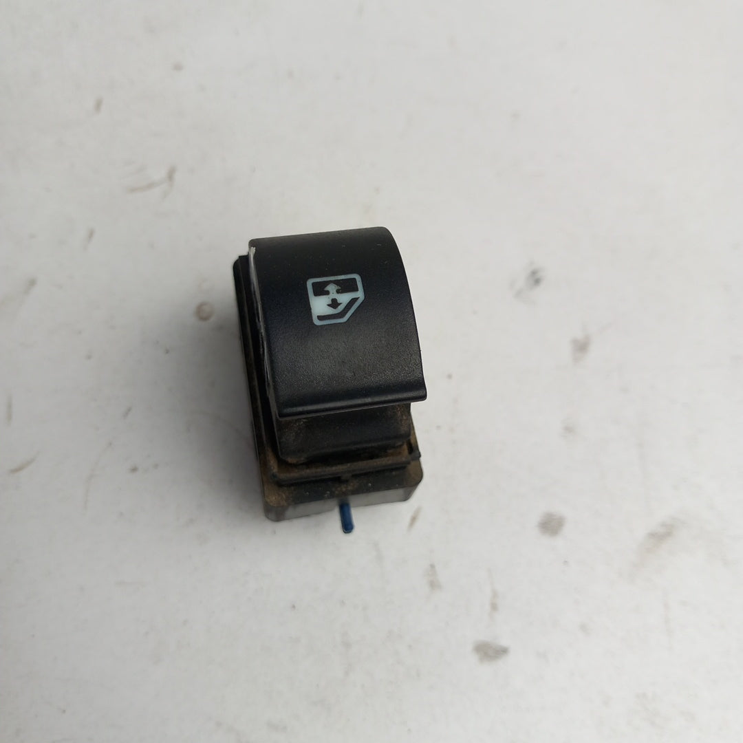 Бутон стъклоповдигач преден ляв  Fiat Doblo 263