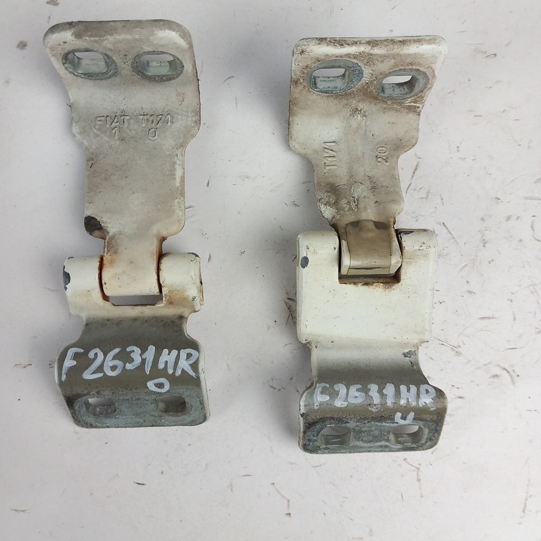 Комплект панти горни долни задна дясна врата  Fiat Doblo 263