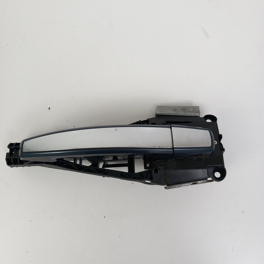 Дръжка външна врата предна лява хром Z168 Metro Blue Opel Insignia A