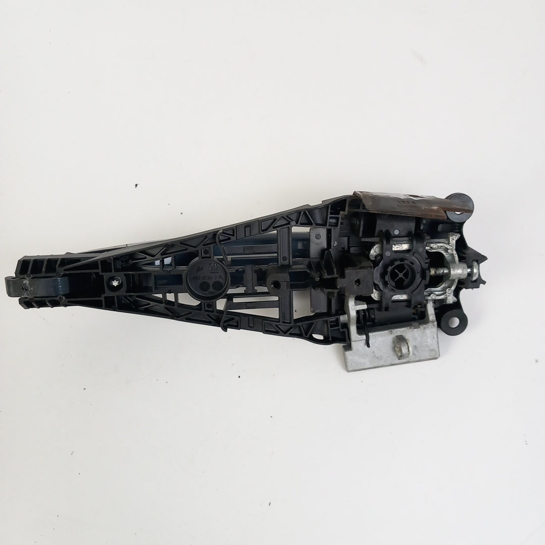 Дръжка външна врата предна лява хром Z168 Metro Blue Opel Insignia A