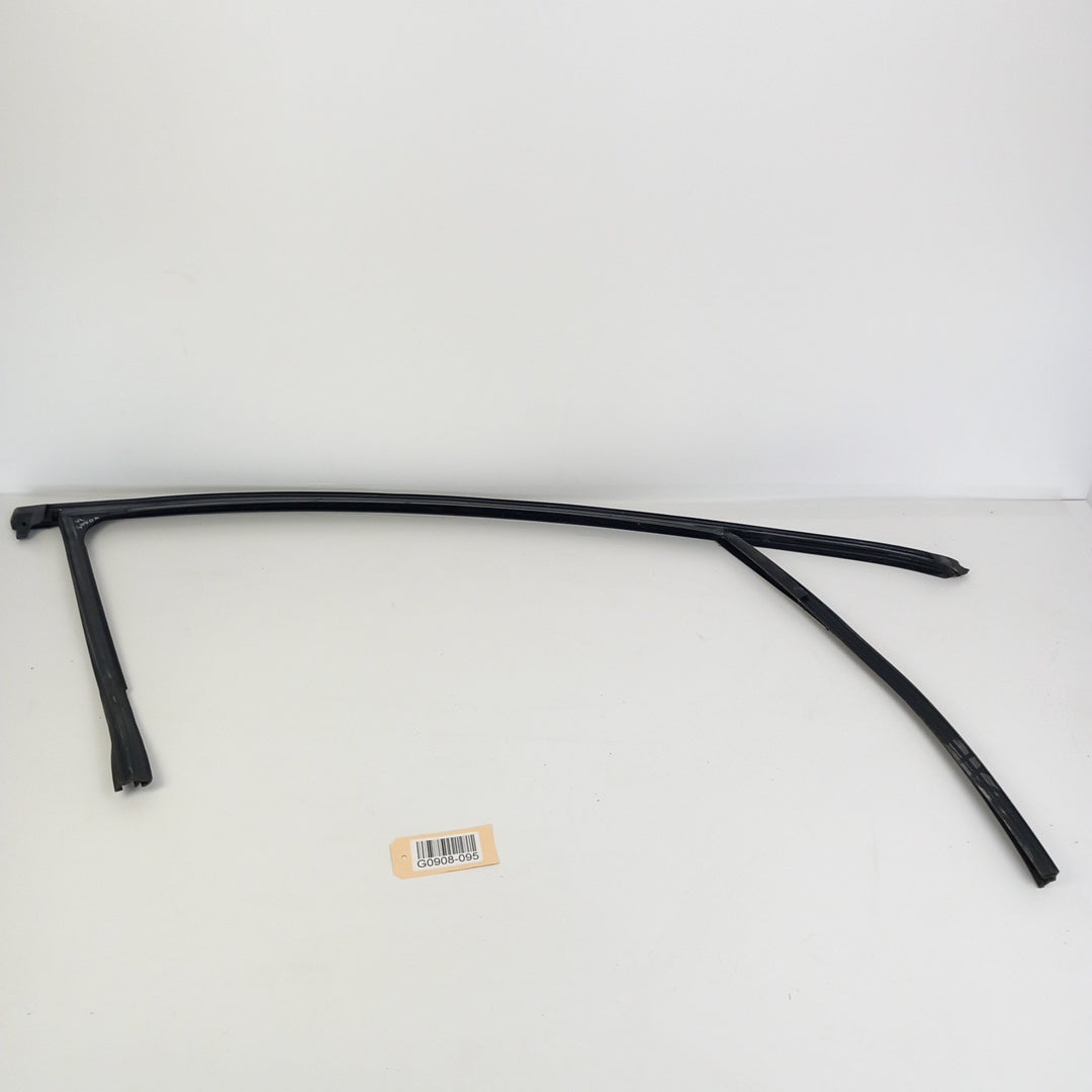 Уплътнение стъкло на врата предна лява Opel Insignia