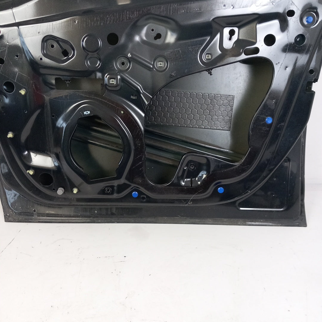 Врата предна дясна черен карбон 22C GAR Opel Meriva B