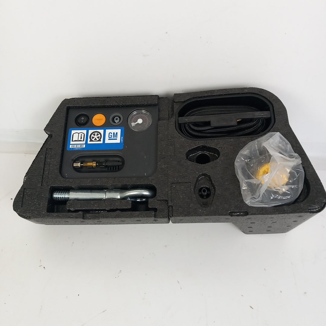 Кутия за инструменти комплект компресор за гуми Opel Meriva B